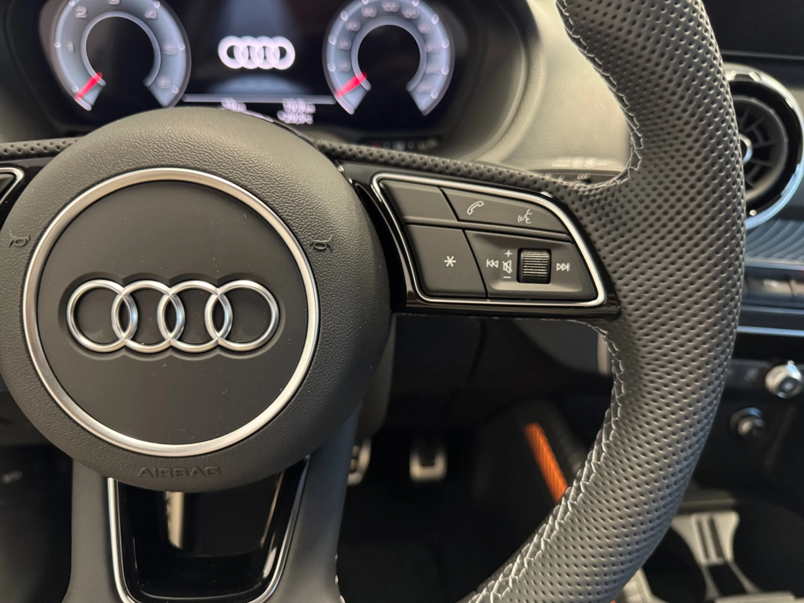 AUDI Q2 ADRENALIN EDITION 35 TDI 110KW S TRONIC - Foto 13