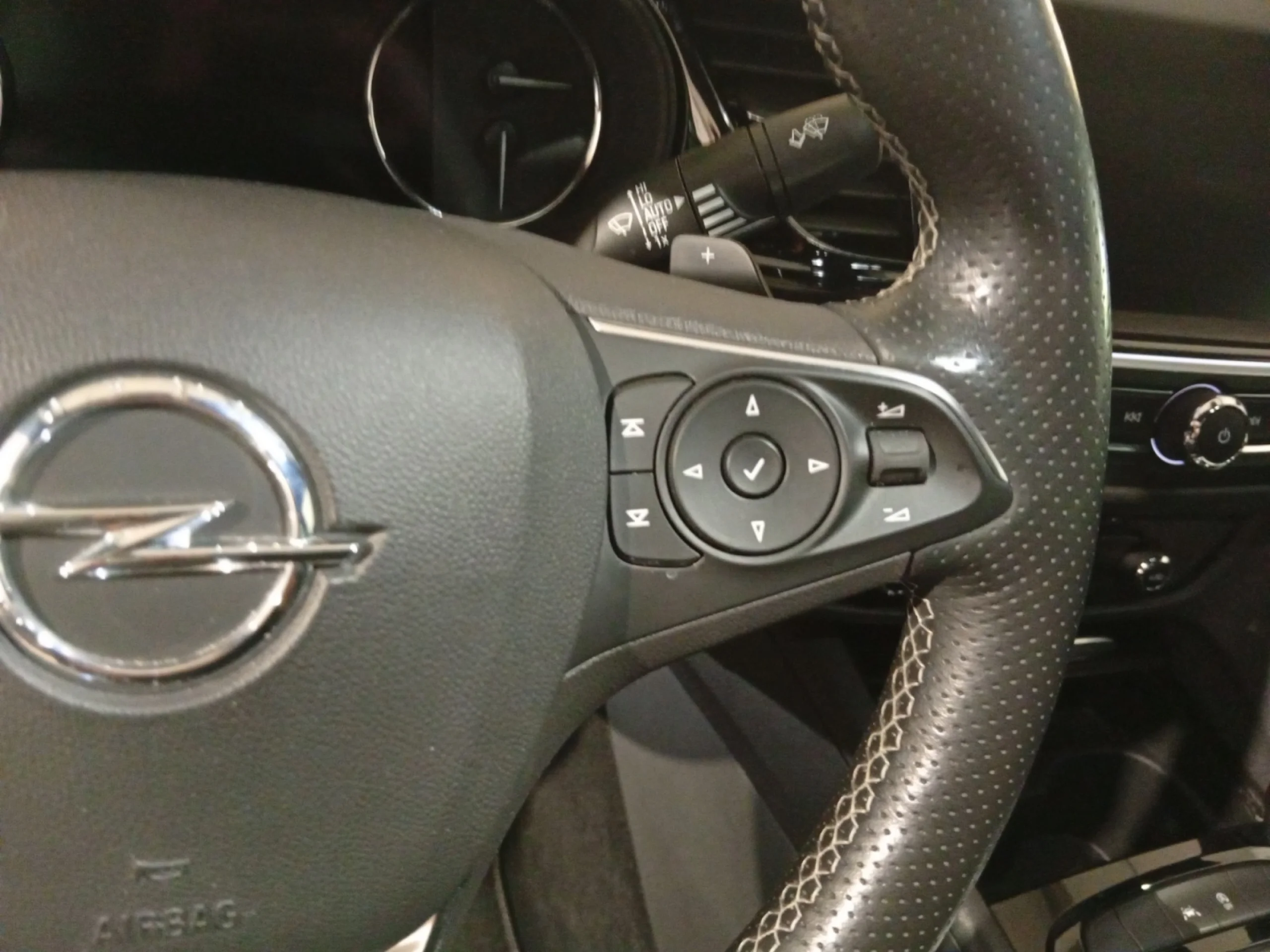 OPEL INSIGNIA GS GS LINE PLUS 2.0D DVH 130KW AT8 - Foto 8