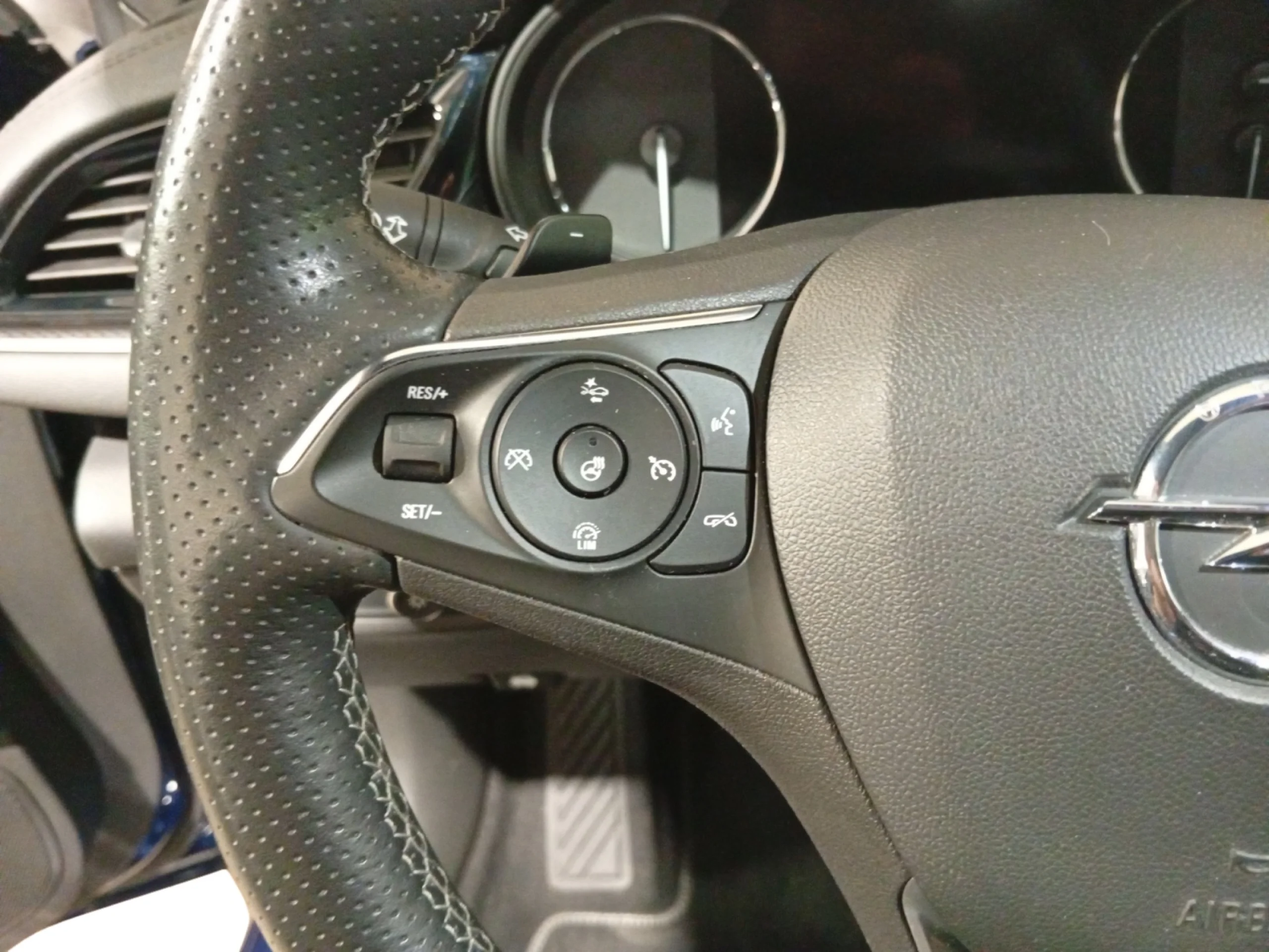 OPEL INSIGNIA GS GS LINE PLUS 2.0D DVH 130KW AT8 - Foto 9