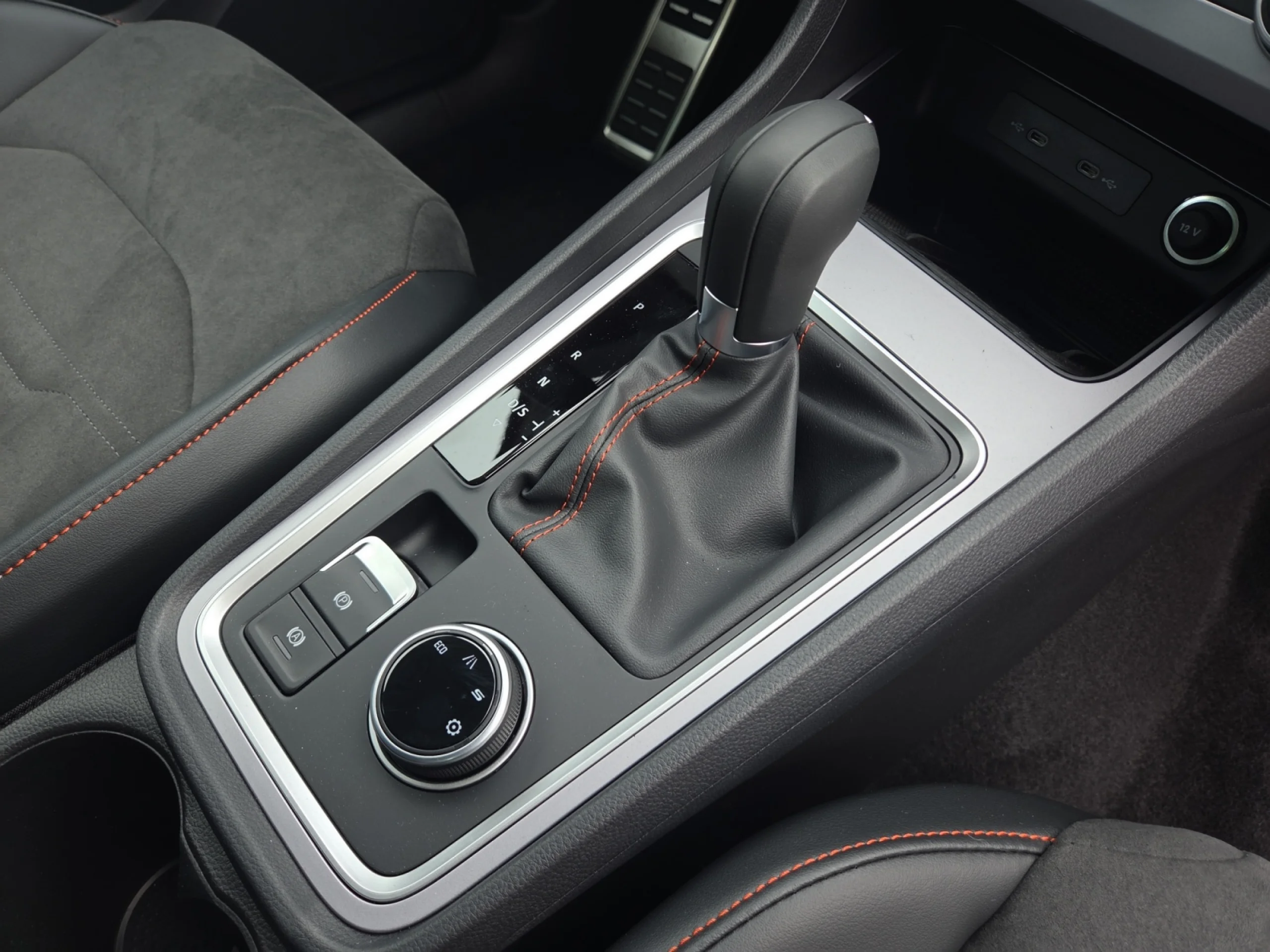 SEAT ATECA 1.5 TSI 110KW DSG FR SPECIAL EDITION - Foto 10