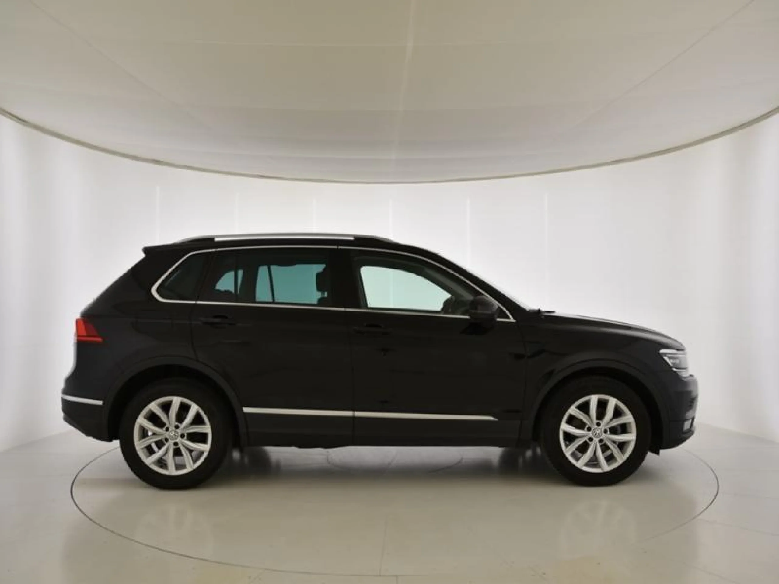 VOLKSWAGEN TIGUAN SPORT 2.0 TDI 110KW (150CV) DSG 4MOTION - Foto 3