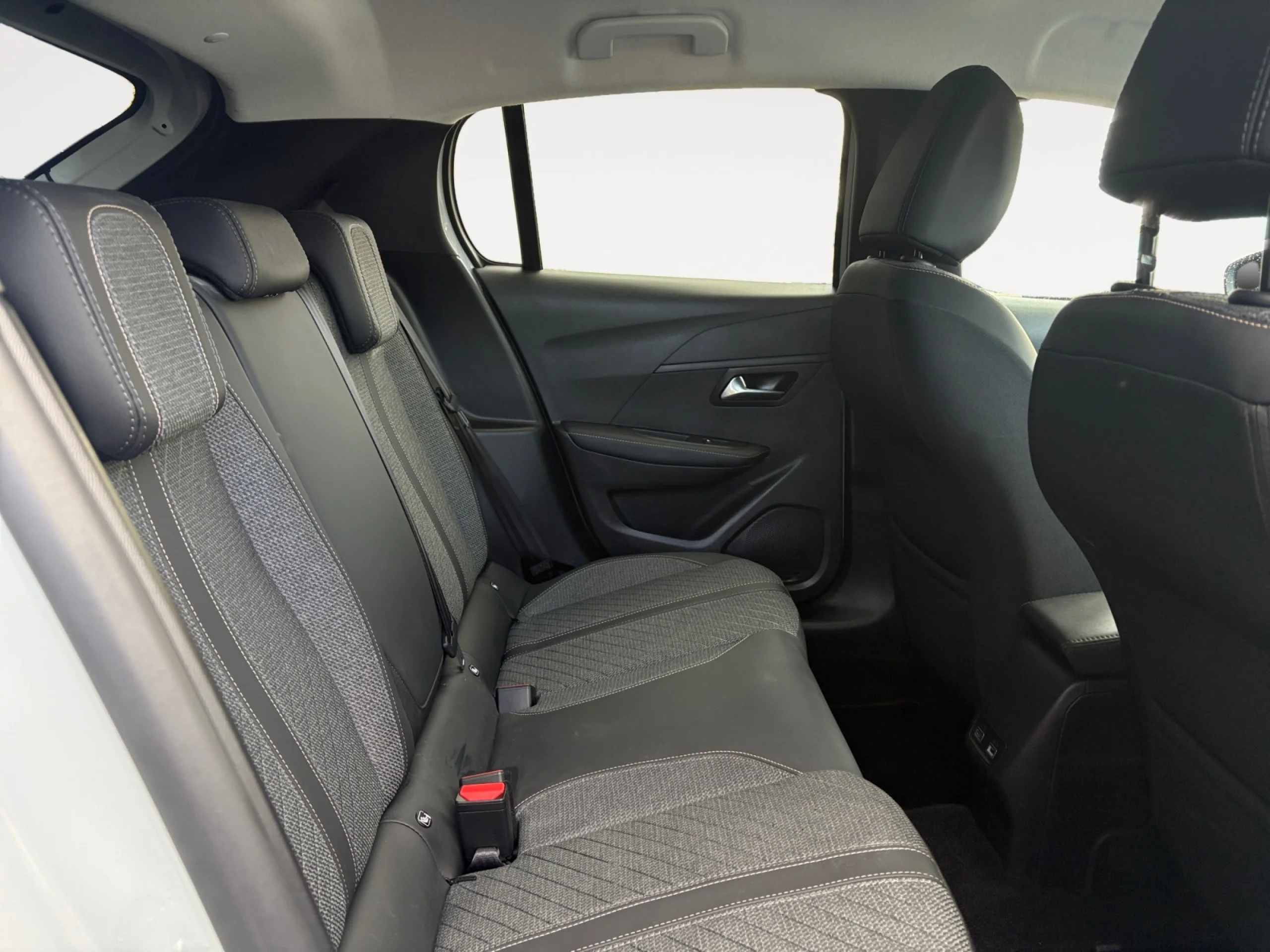 PEUGEOT 208 ALLURE HYBRID 110 EDCS6 - Foto 6