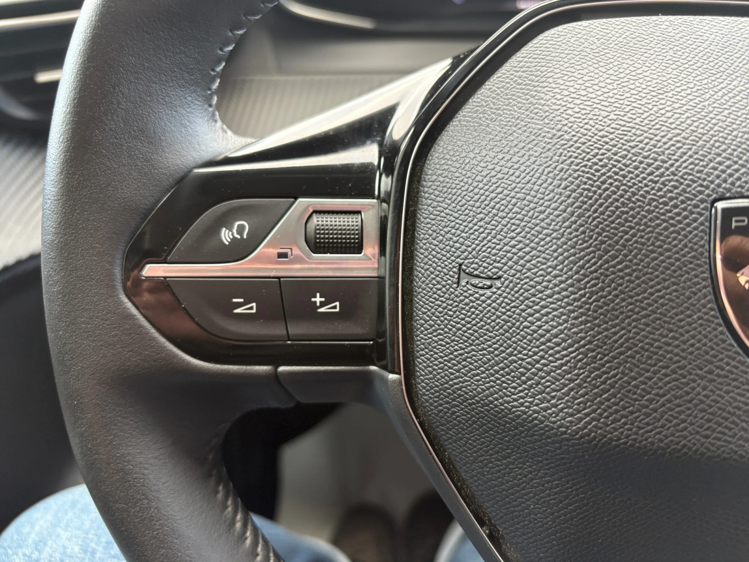 PEUGEOT 208 ALLURE HYBRID 110 EDCS6 - Foto 13