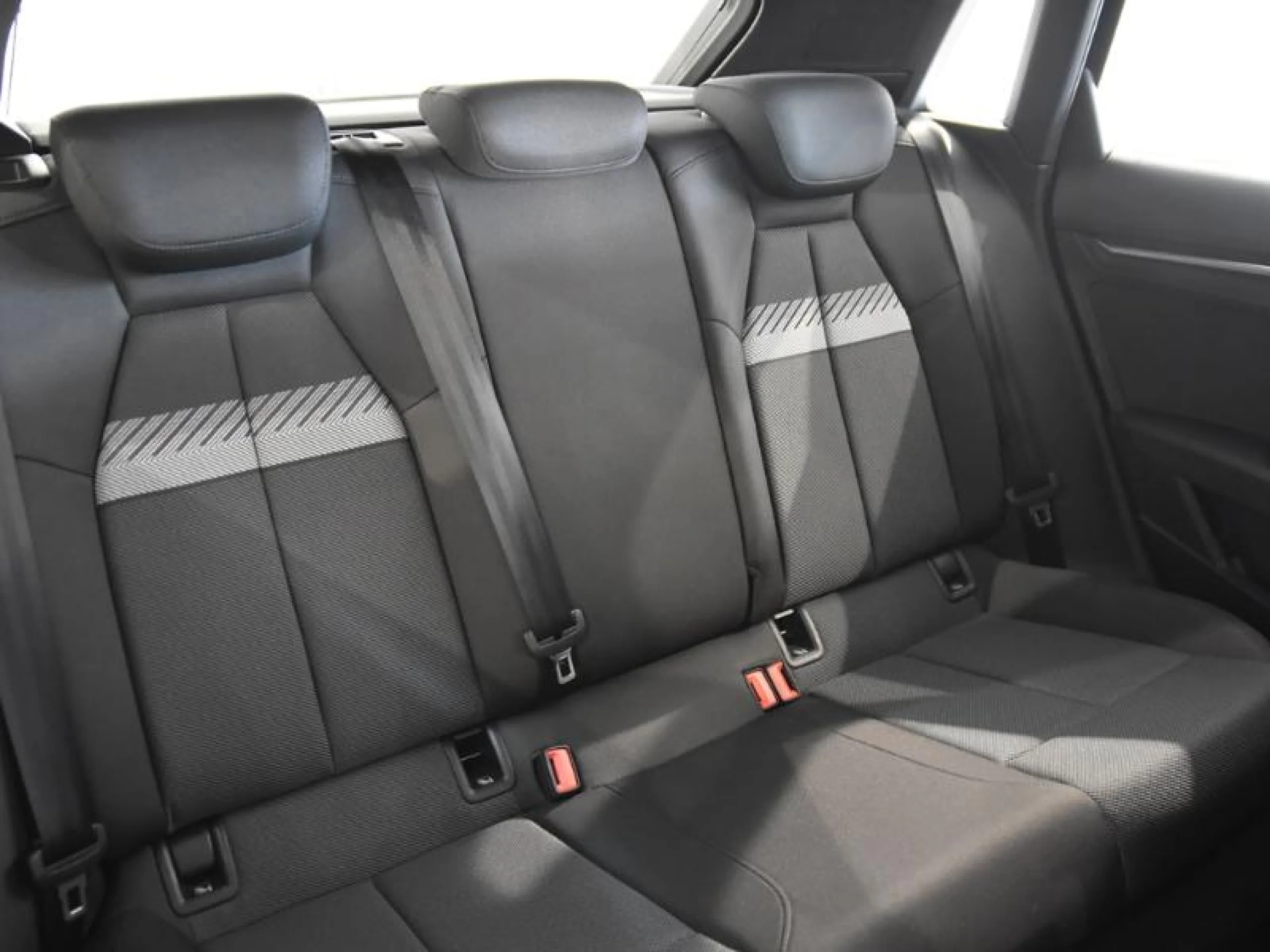 AUDI A3 SPORTBACK ADVANCED 40 TFSI E 150KW S TRO - Foto 5