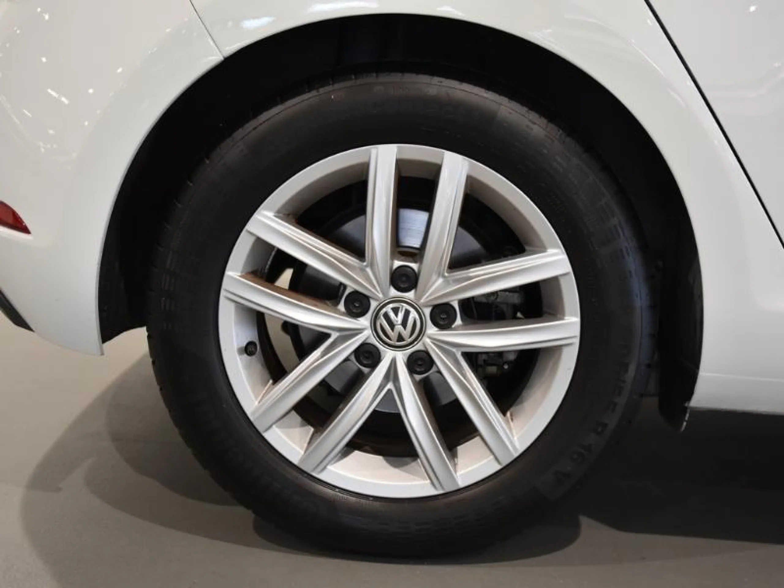 VOLKSWAGEN GOLF ADVANCE 1.5 TSI EVO 96KW (130CV) - Foto 8