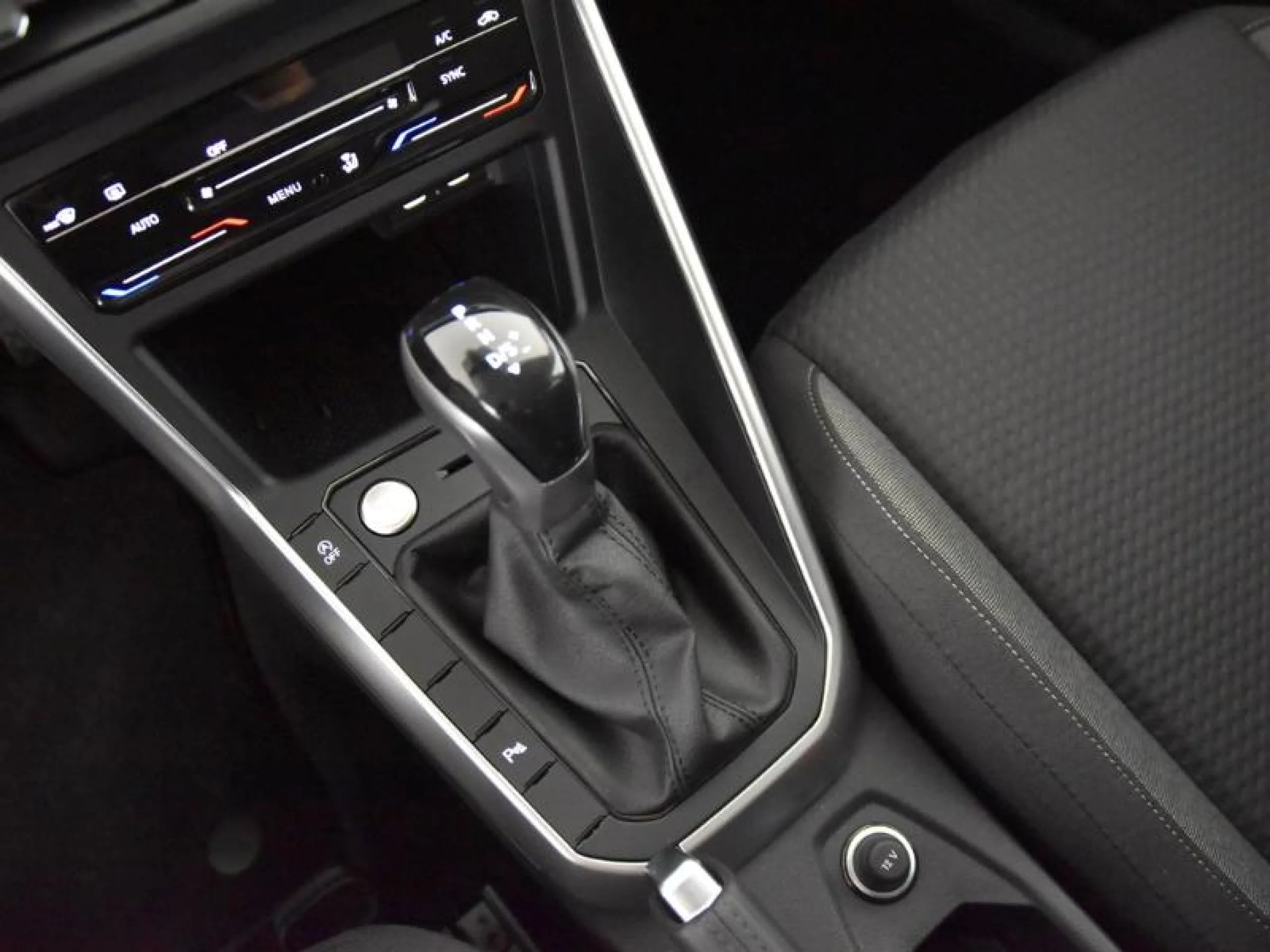 VOLKSWAGEN POLO POLO MÁS 1.0 TSI 70 KW (95 CV)  AUTOMÁTICO DSG 7 VEL. - Foto 10