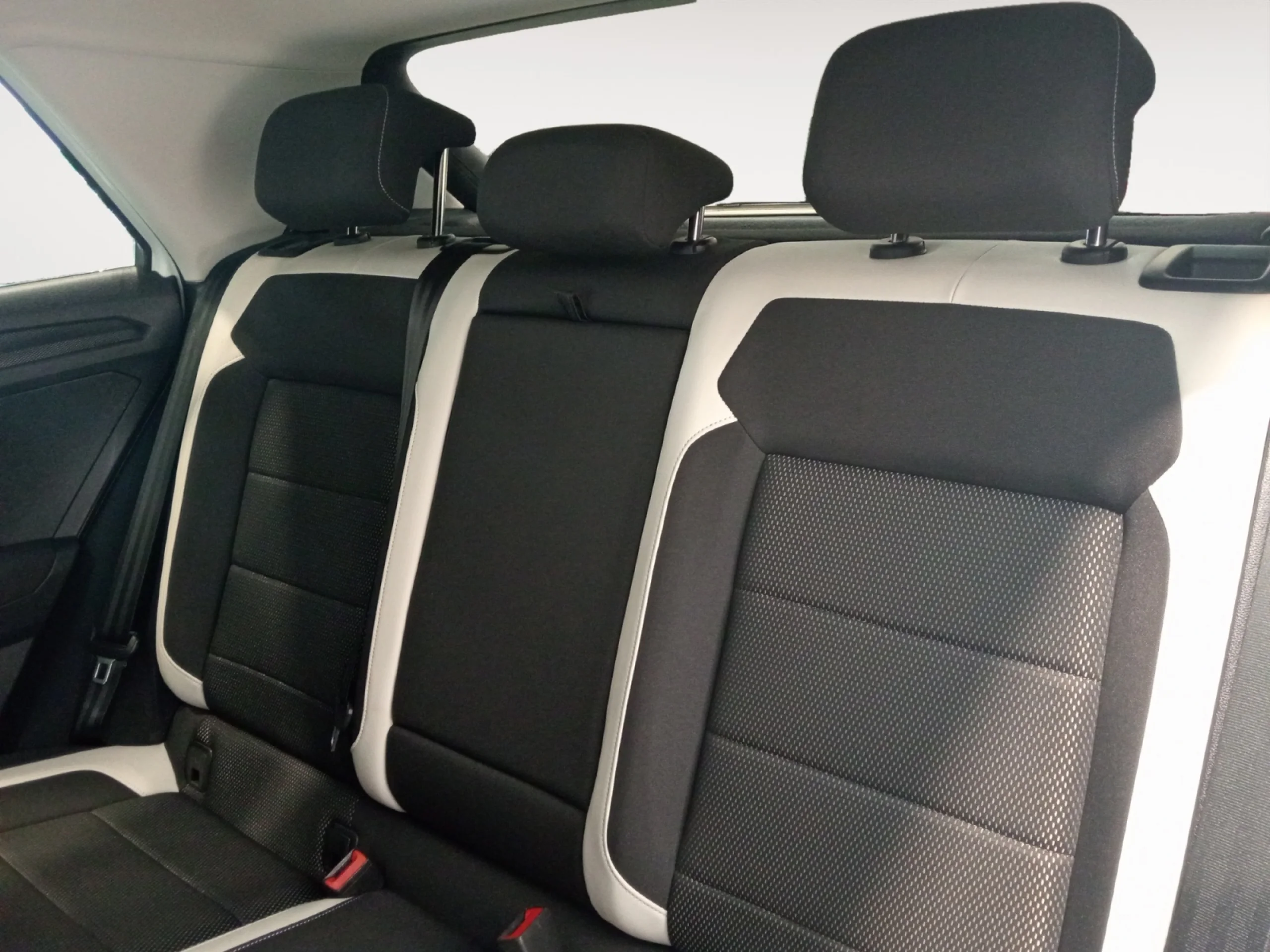 VOLKSWAGEN T ROC SPORT 2.0 TDI 110KW (150CV) DSG - Foto 6