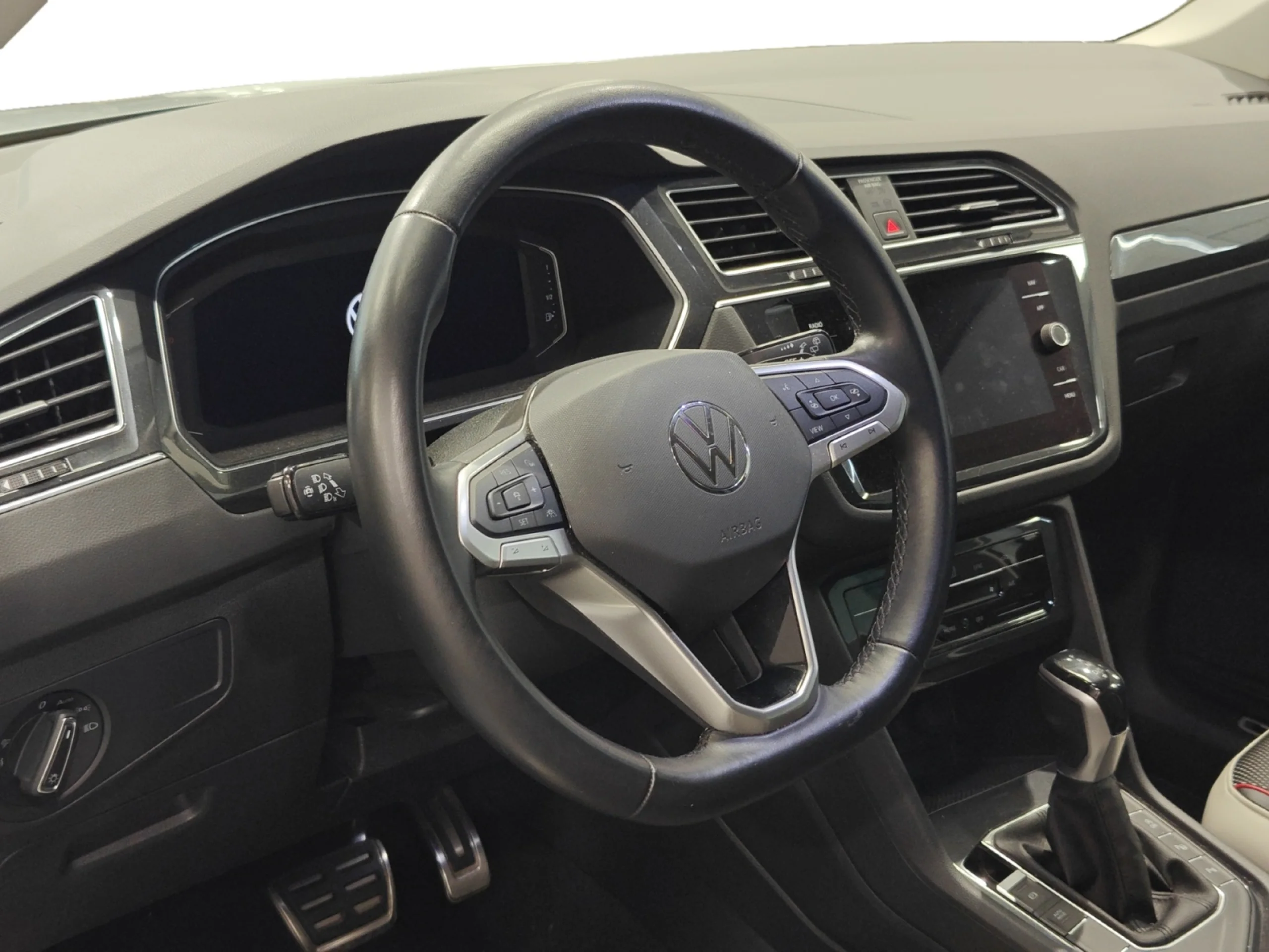 VOLKSWAGEN TIGUAN URBAN SPORT 1.5 TSI 110KW (150CV) DSG - Foto 9