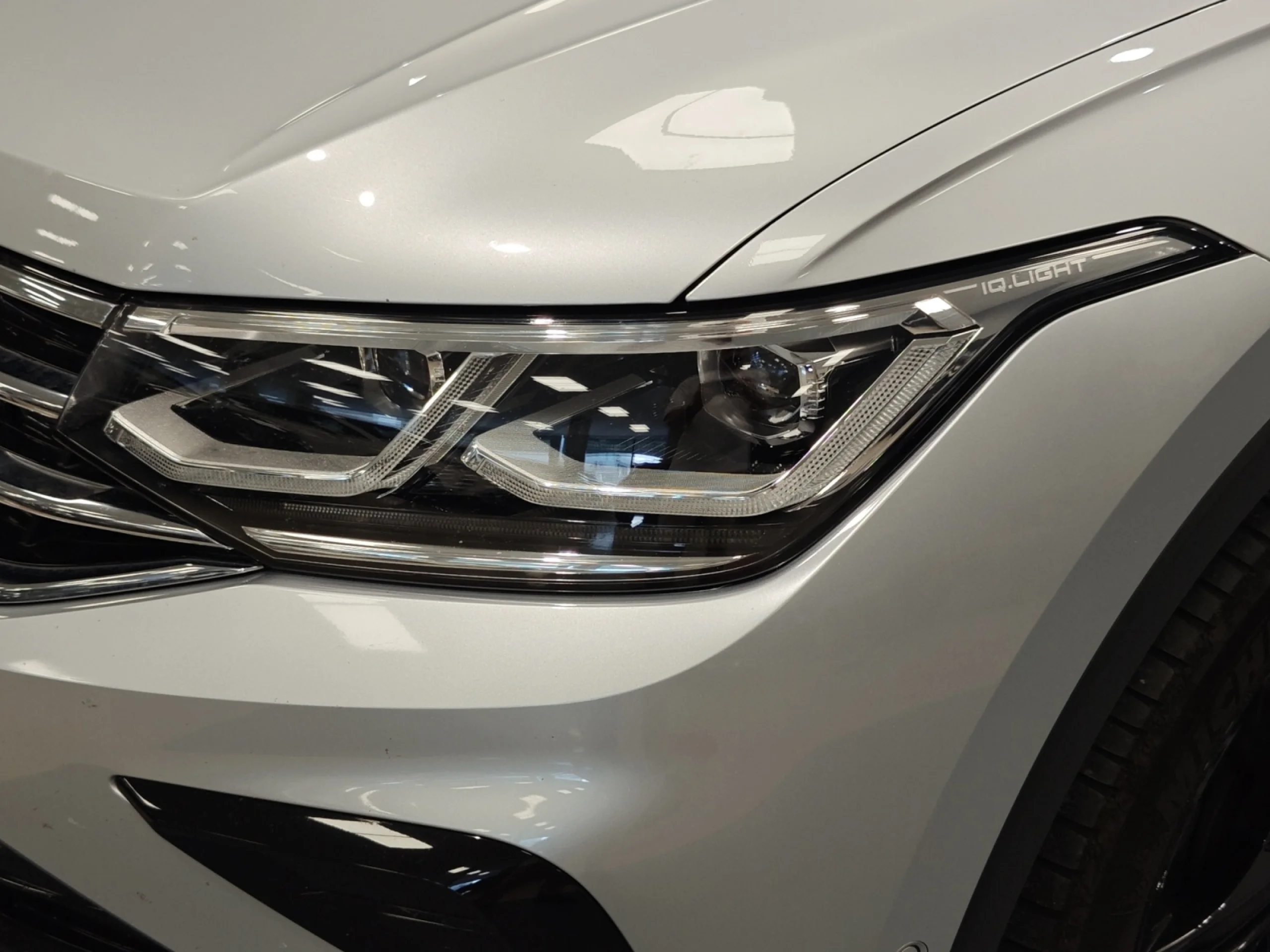 VOLKSWAGEN TIGUAN URBAN SPORT 1.5 TSI 110KW (150CV) DSG - Foto 22