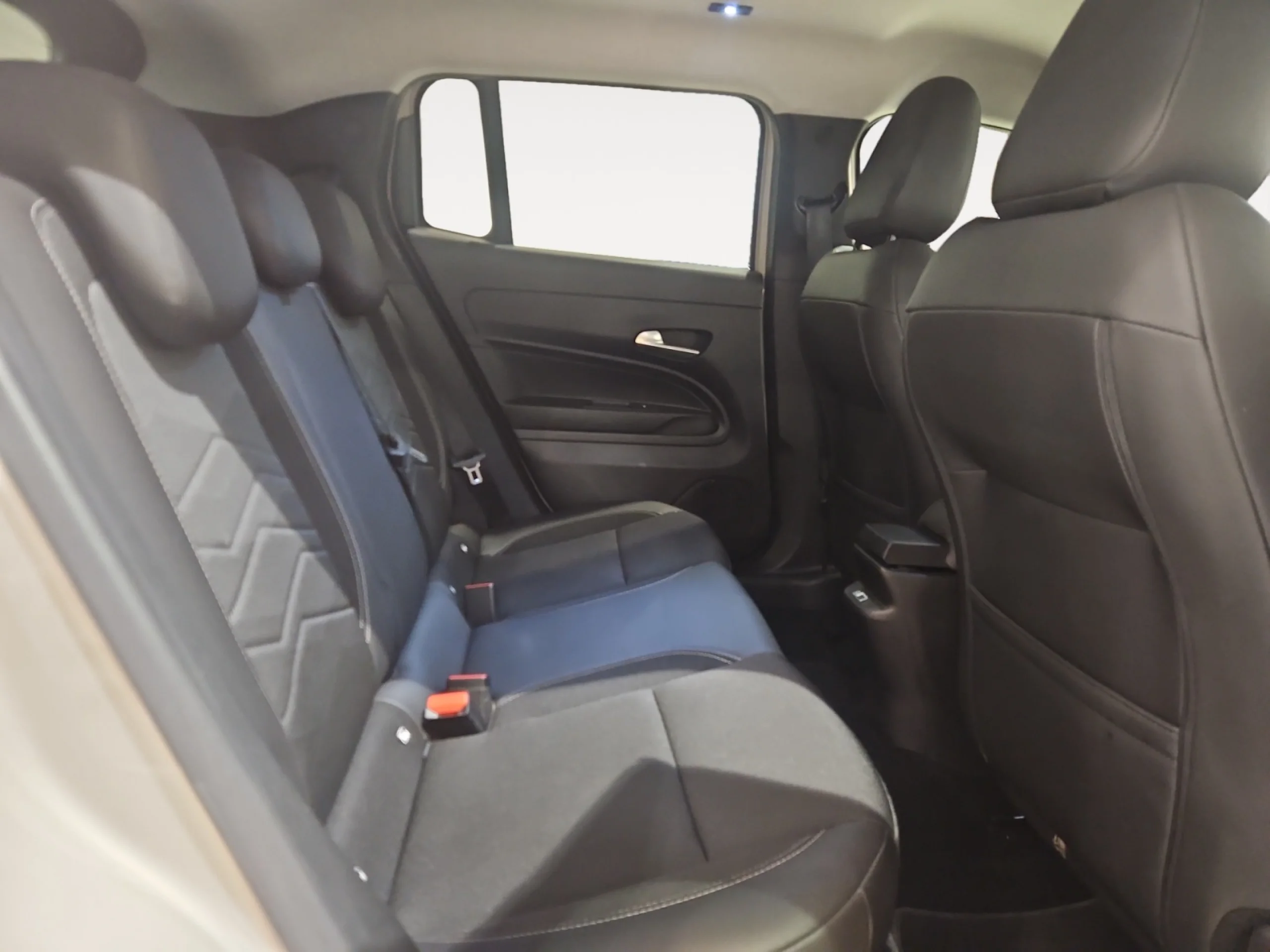 JEEP AVENGER 1.2 G 74KW (100CV) SUMMIT - Foto 6