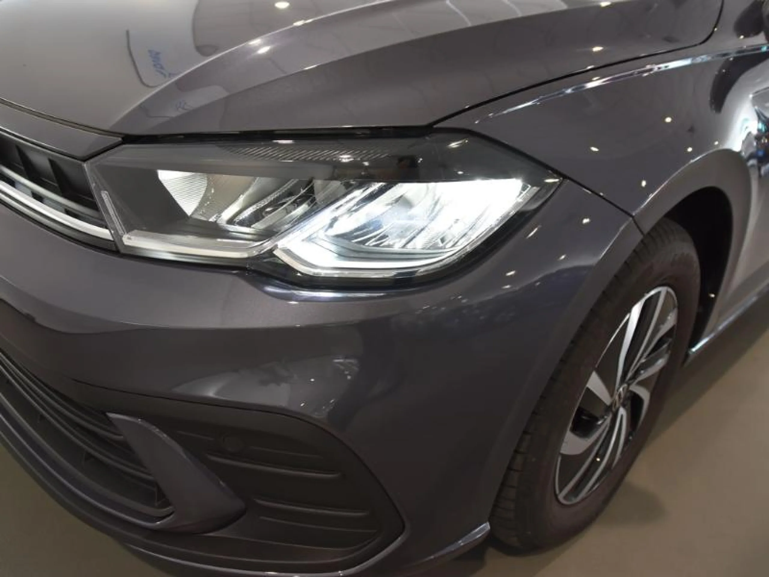 VOLKSWAGEN POLO LIFE 1.0 TSI 70KW (95CV) DSG - Foto 17