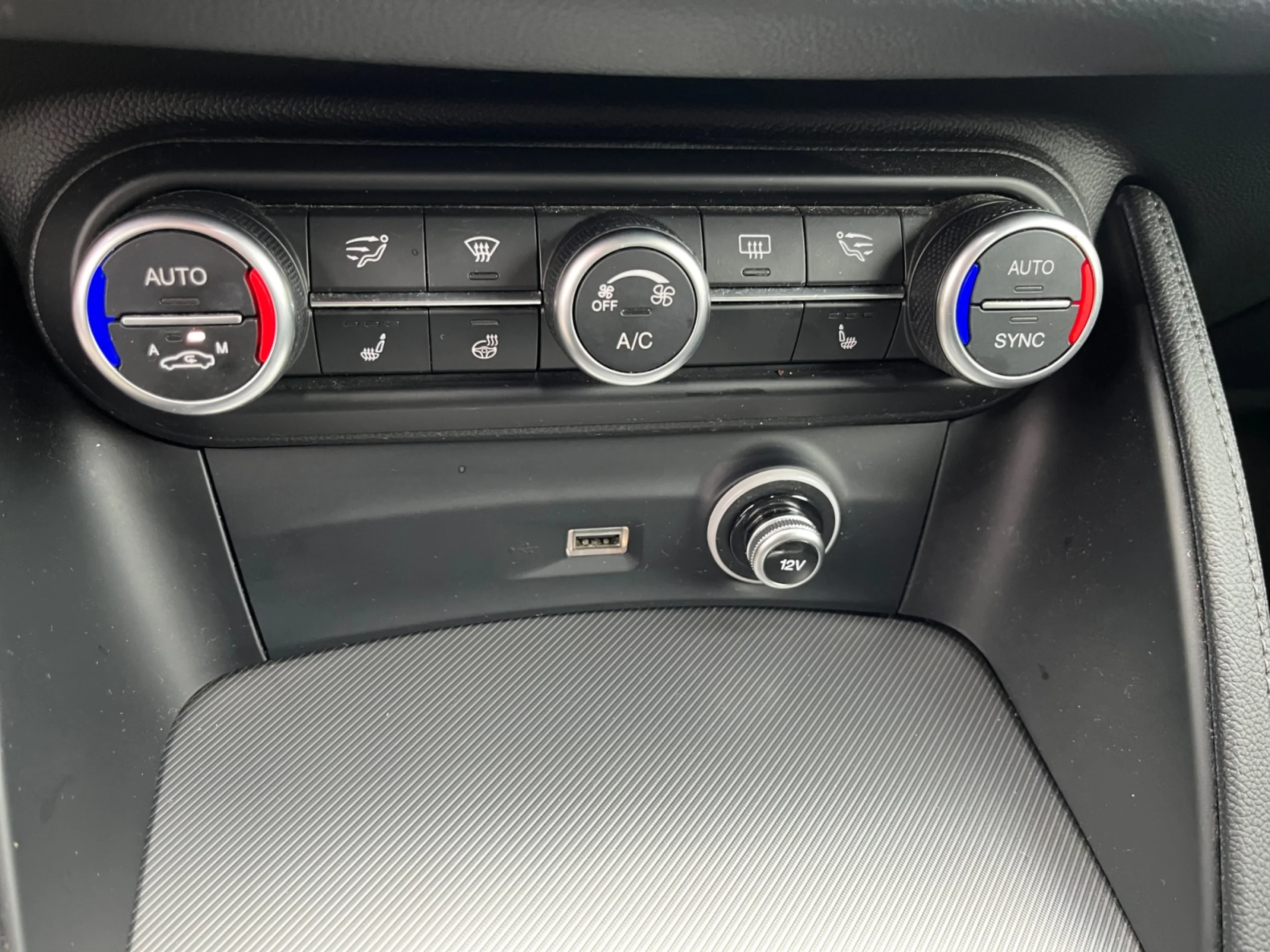 ALFA ROMEO STELVIO 2.2 DIÉSEL 154KW (210CV) EXECUTIVE Q4 - Foto 18