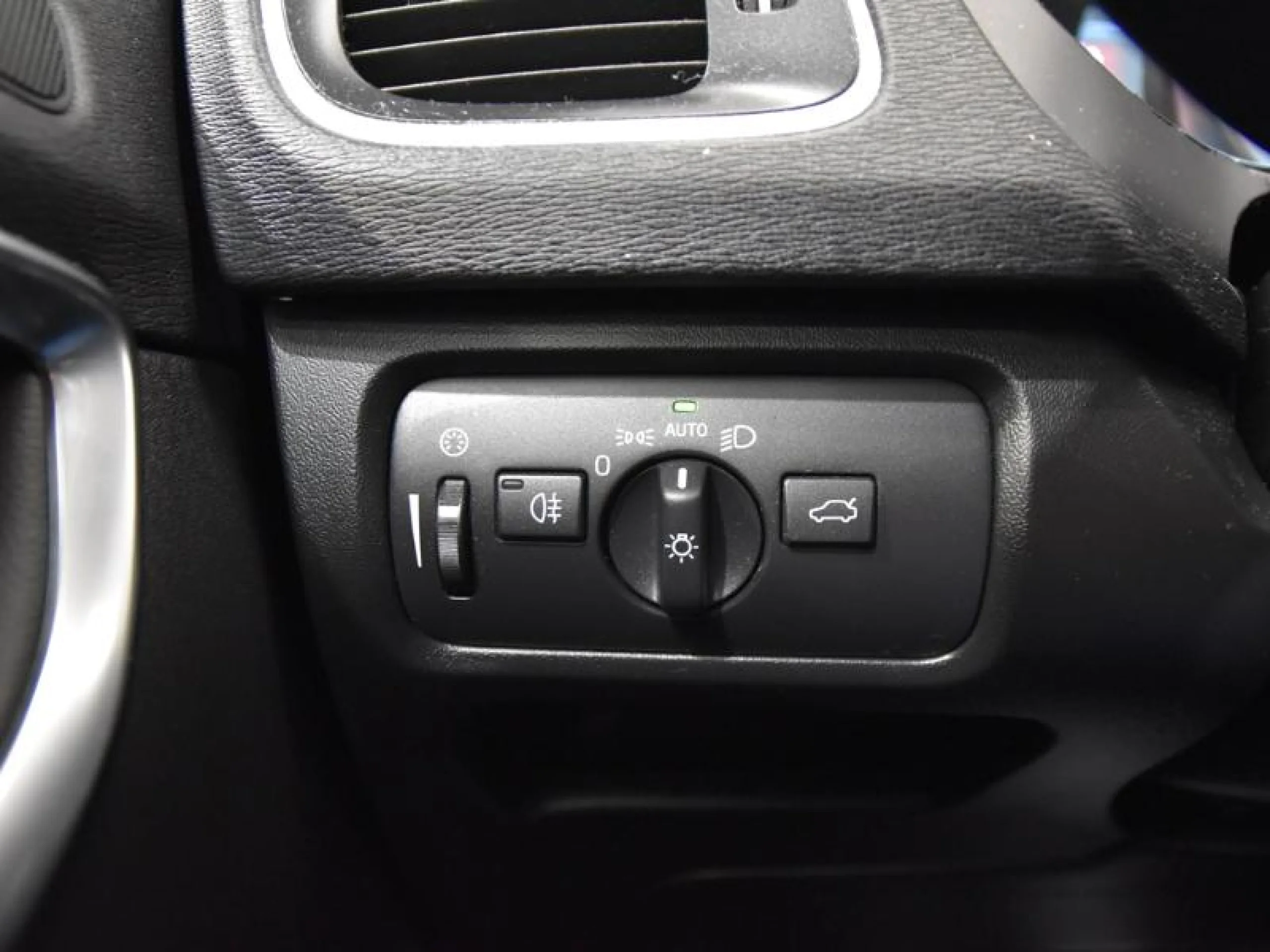 VOLVO V40 2.0 D3 R DESIGN KINETIC AUTO - Foto 17