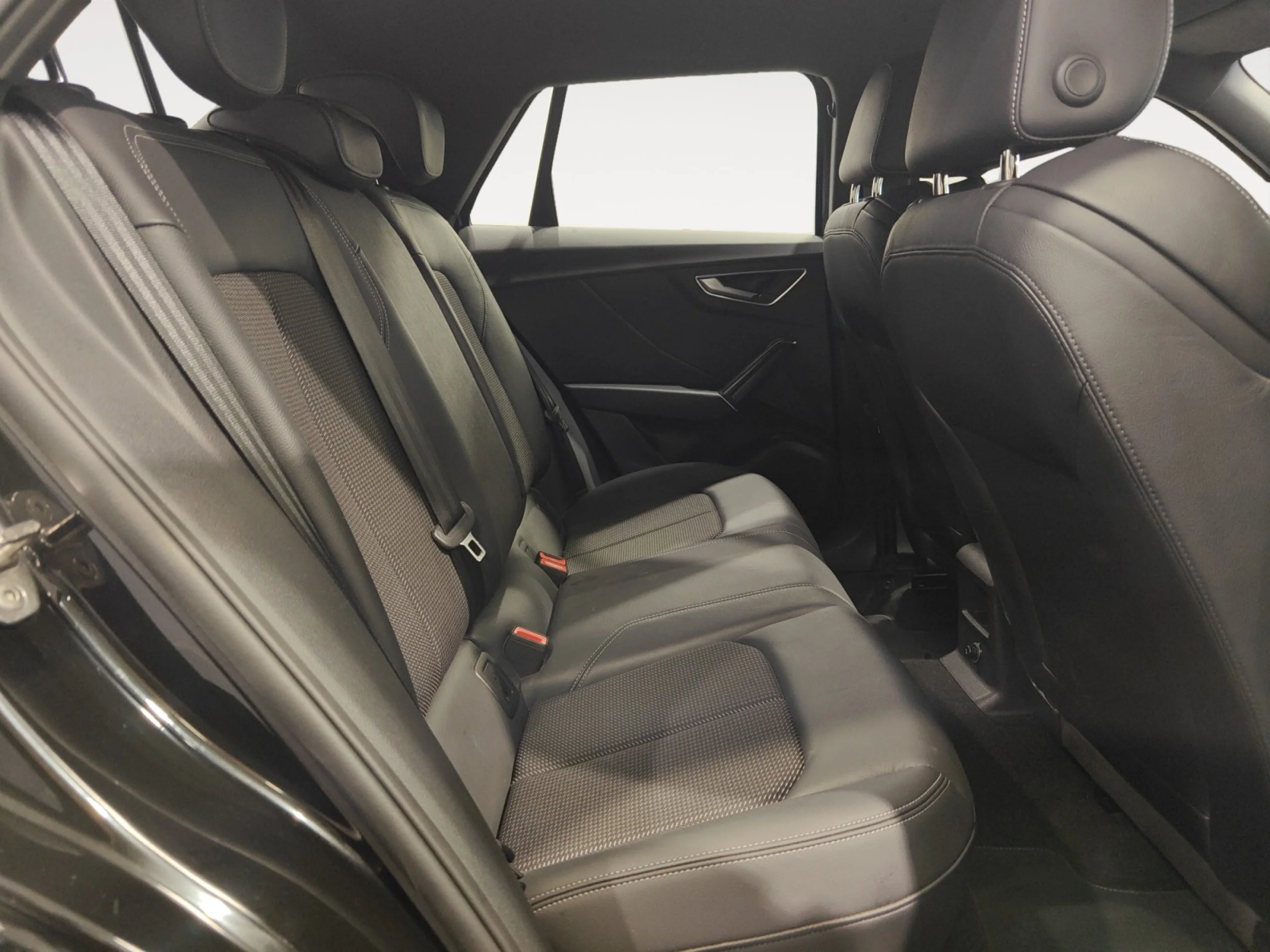 AUDI Q2 ADRENALIN 35 TFSI 110KW (150CV) S TRONIC - Foto 6