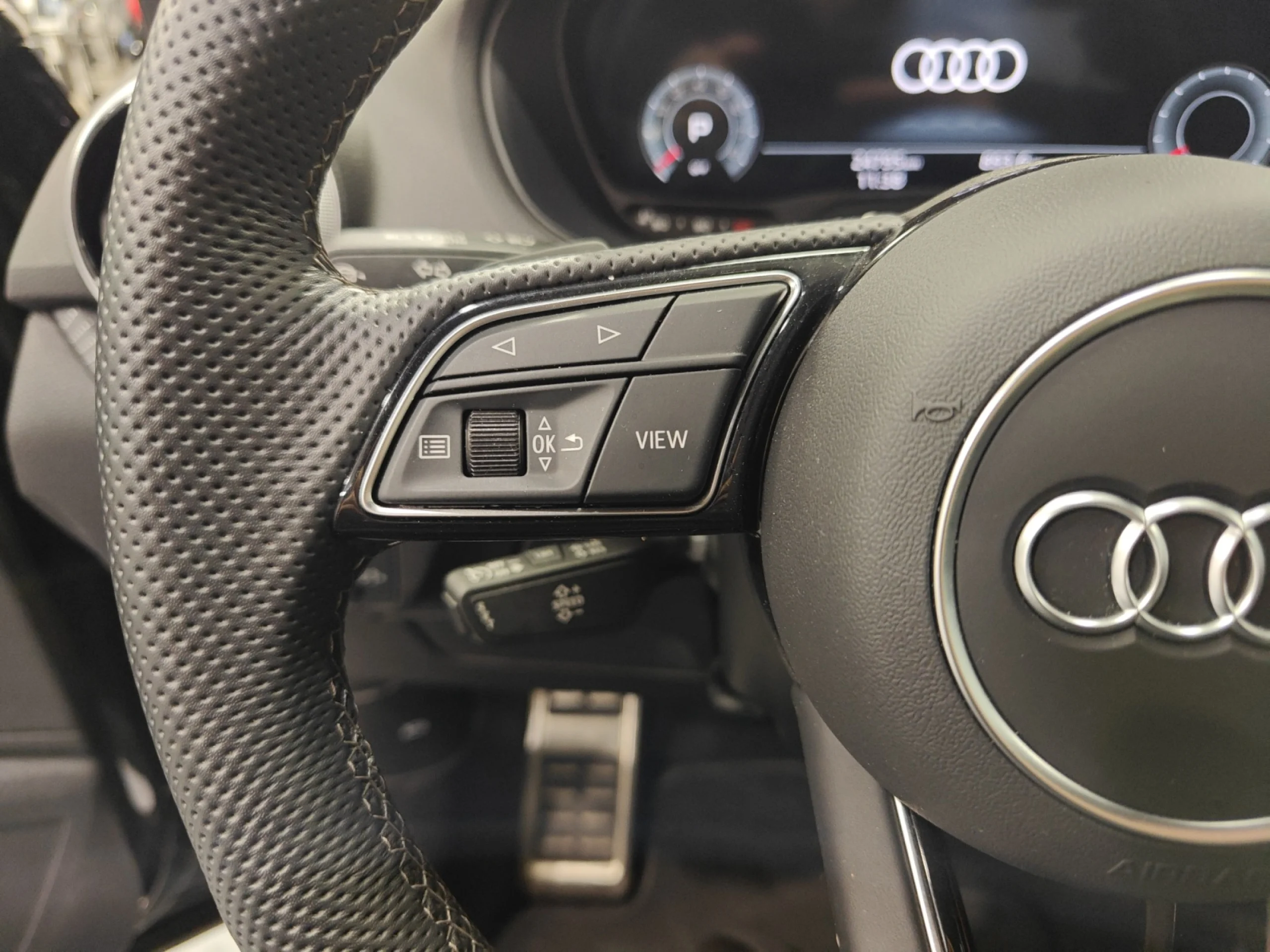 AUDI Q2 ADRENALIN 35 TFSI 110KW (150CV) S TRONIC - Foto 11