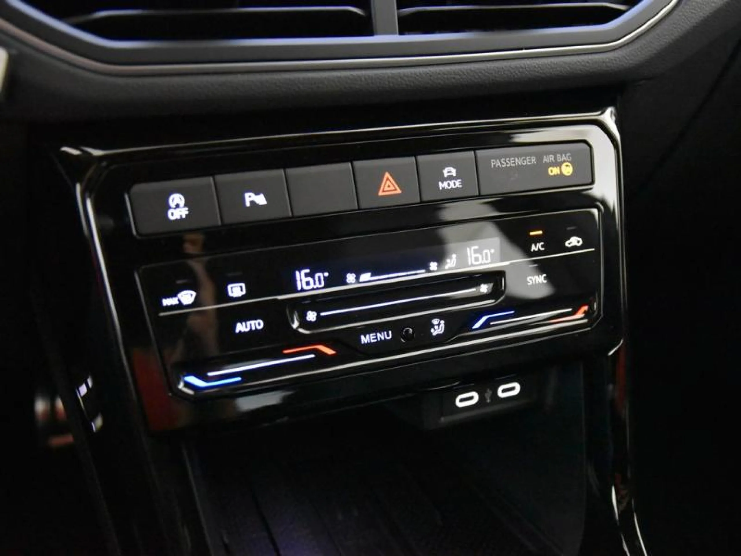 VOLKSWAGEN T CROSS T CROSS R LINE 1.0 TSI 85 KW (115 CV)  AUTOM TICO DSG 7 VEL. - Foto 11