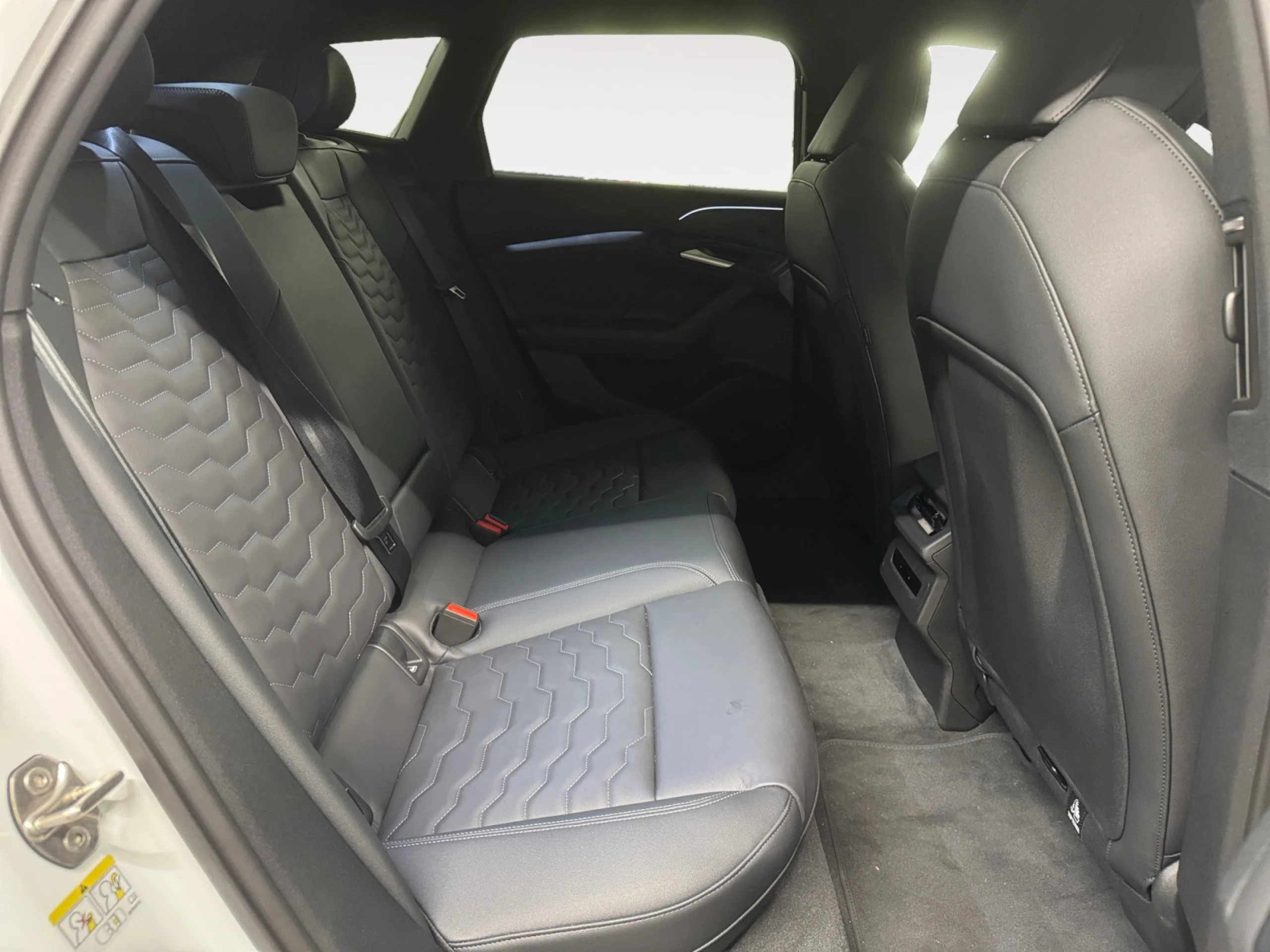 AUDI A6 A6 AVANT S LINE E TRON PERFORMANCE  270,00 KW 94,9 KWH - Foto 4