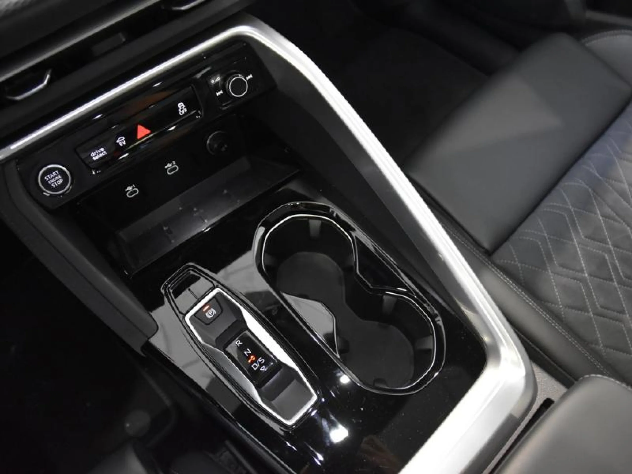 AUDI Q5 BLACK COMPET. E HY. QUATTRO 270KW S TR - Foto 12
