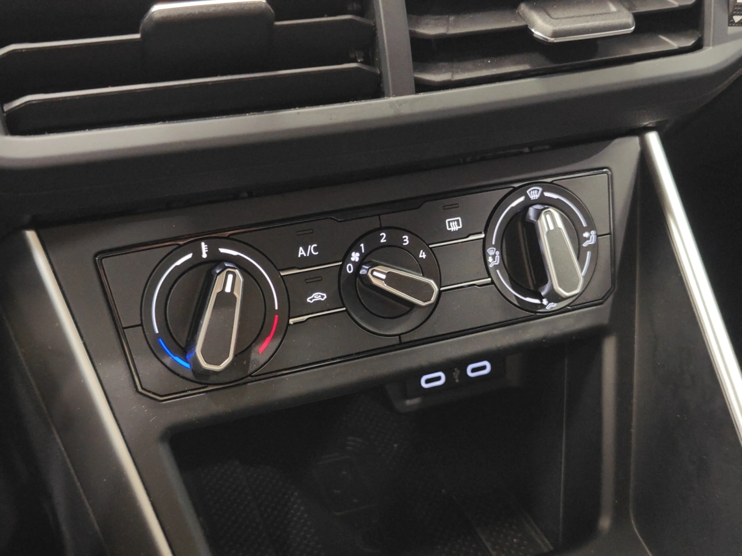 VOLKSWAGEN POLO LIFE 1.0 TSI 70KW (95CV) - Foto 19