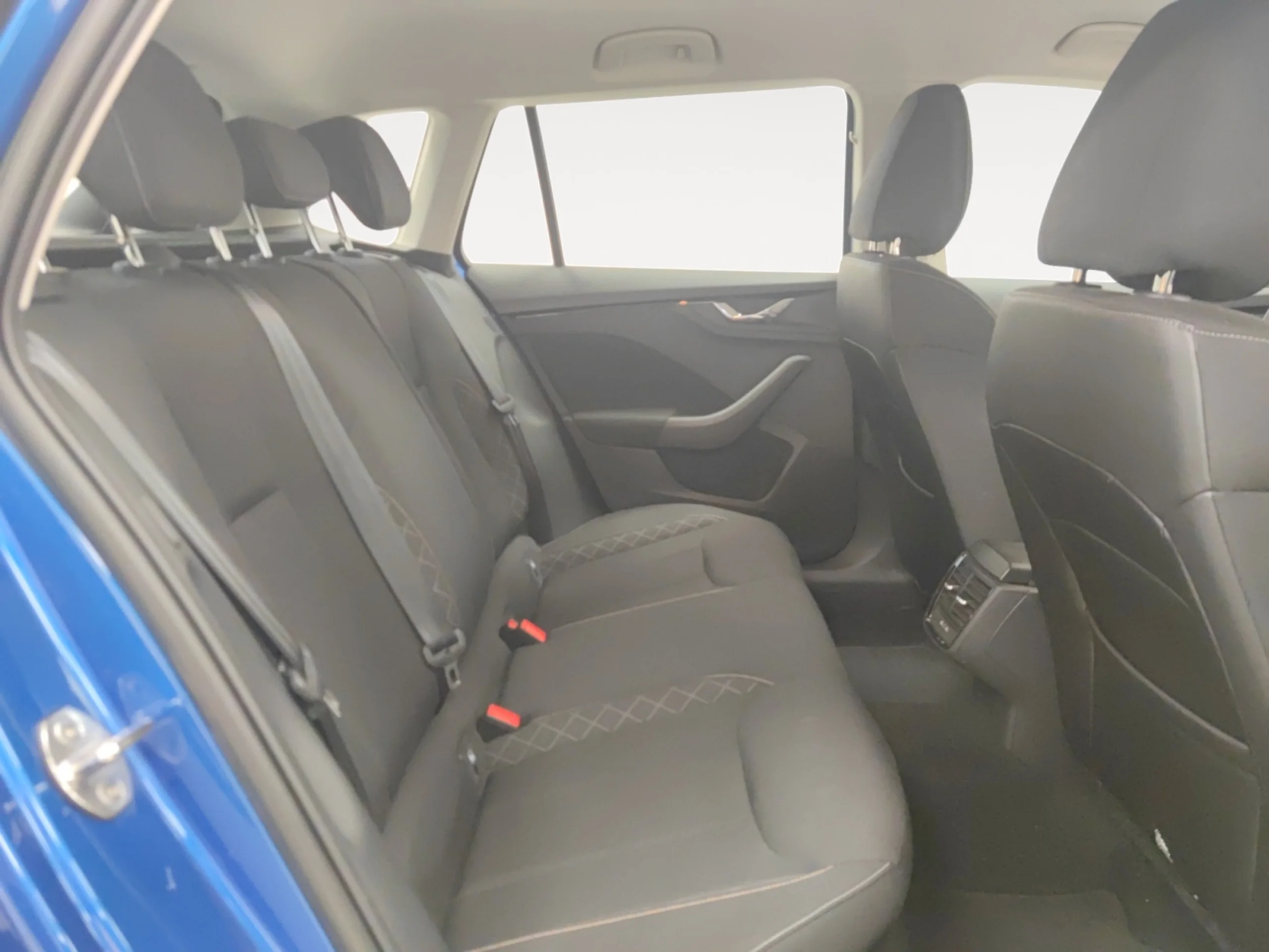 SKODA KAMIQ 1.0 TSI 81KW (110CV) AMBITION - Foto 6