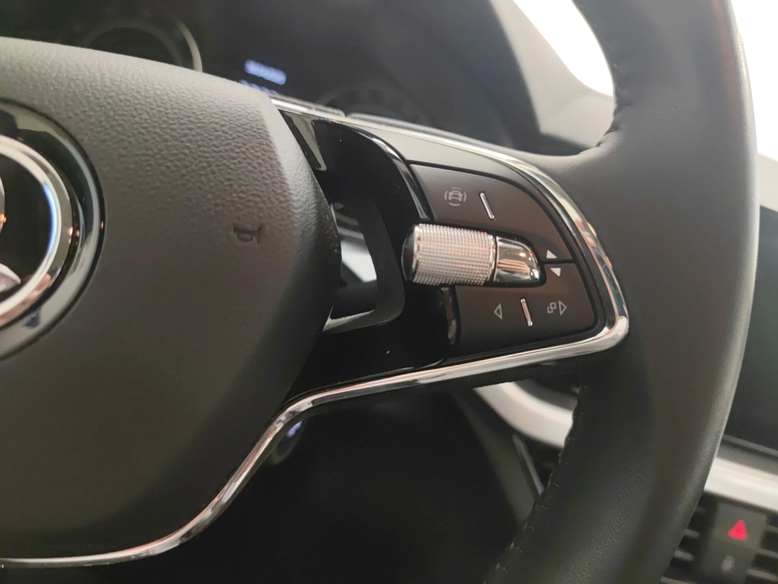 SKODA KAMIQ 1.0 TSI 81KW (110CV) AMBITION - Foto 9