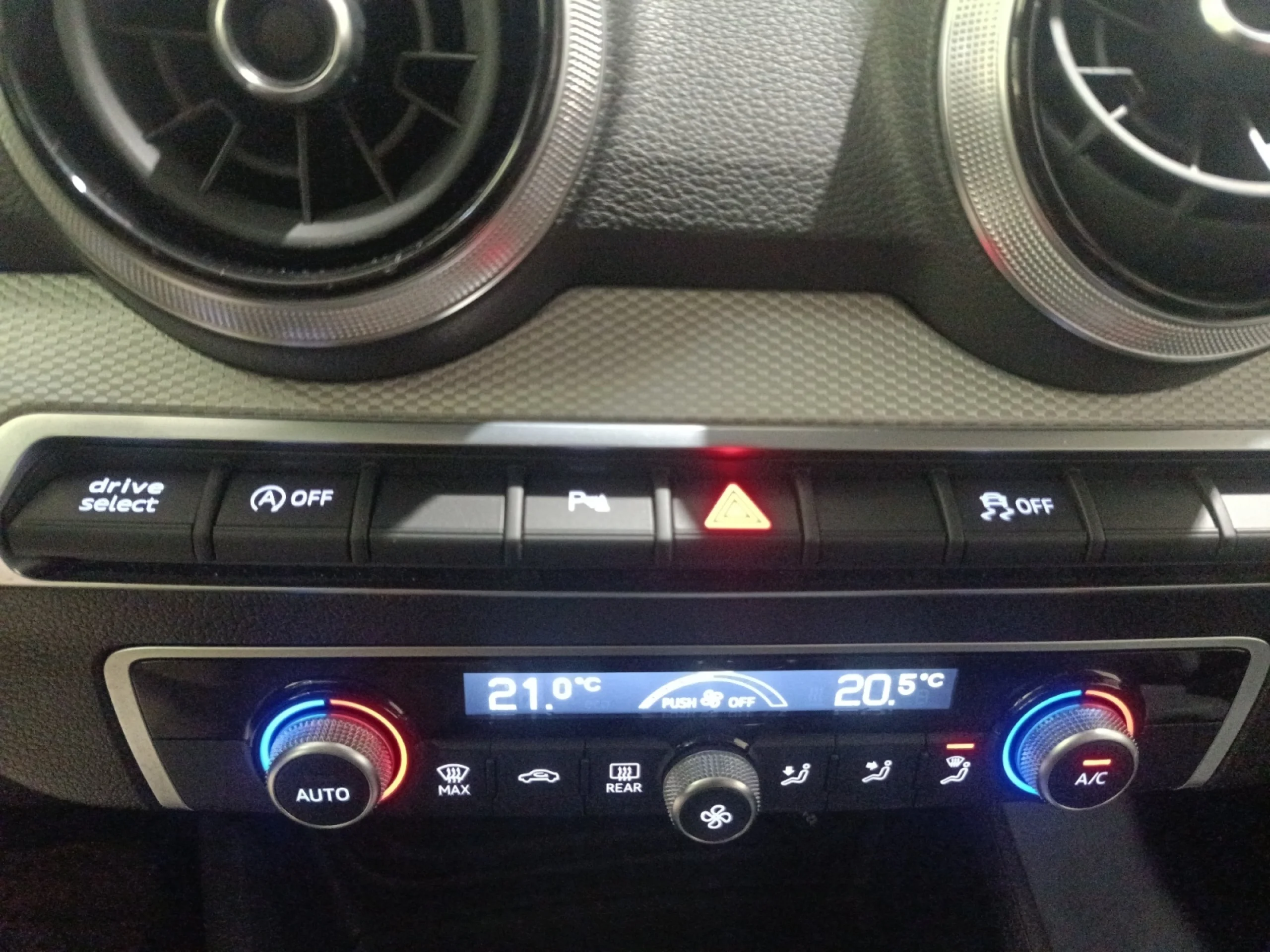 AUDI Q2 S LINE 30 TFSI 85KW (116CV) - Foto 11