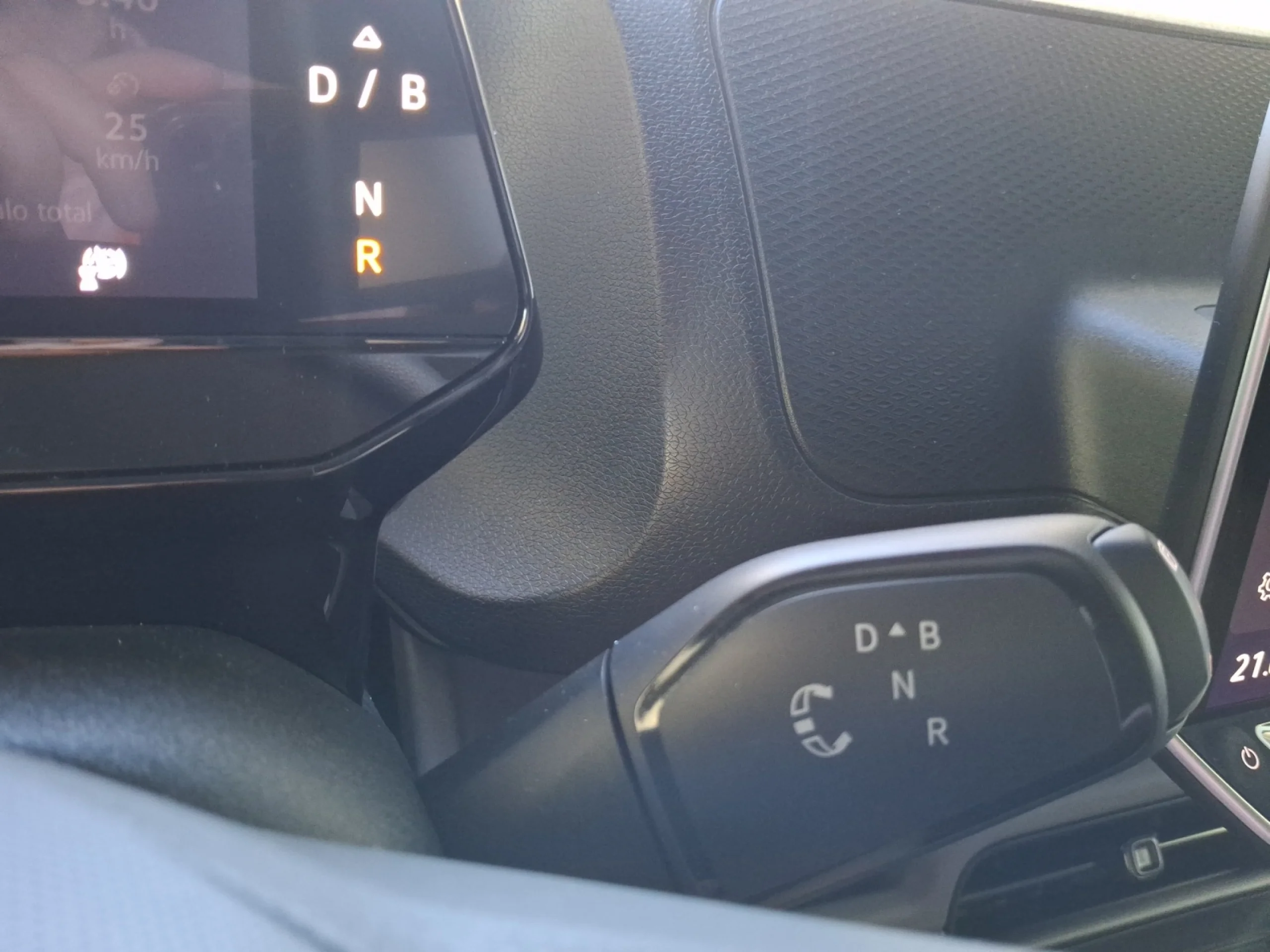 VW COMERCIALES ID. BUZZ ID. BUZZ  CARGO  BATALLA CORTA  210 KW (286 CV) 79 KWH AUT 1 VEL. - Foto 14