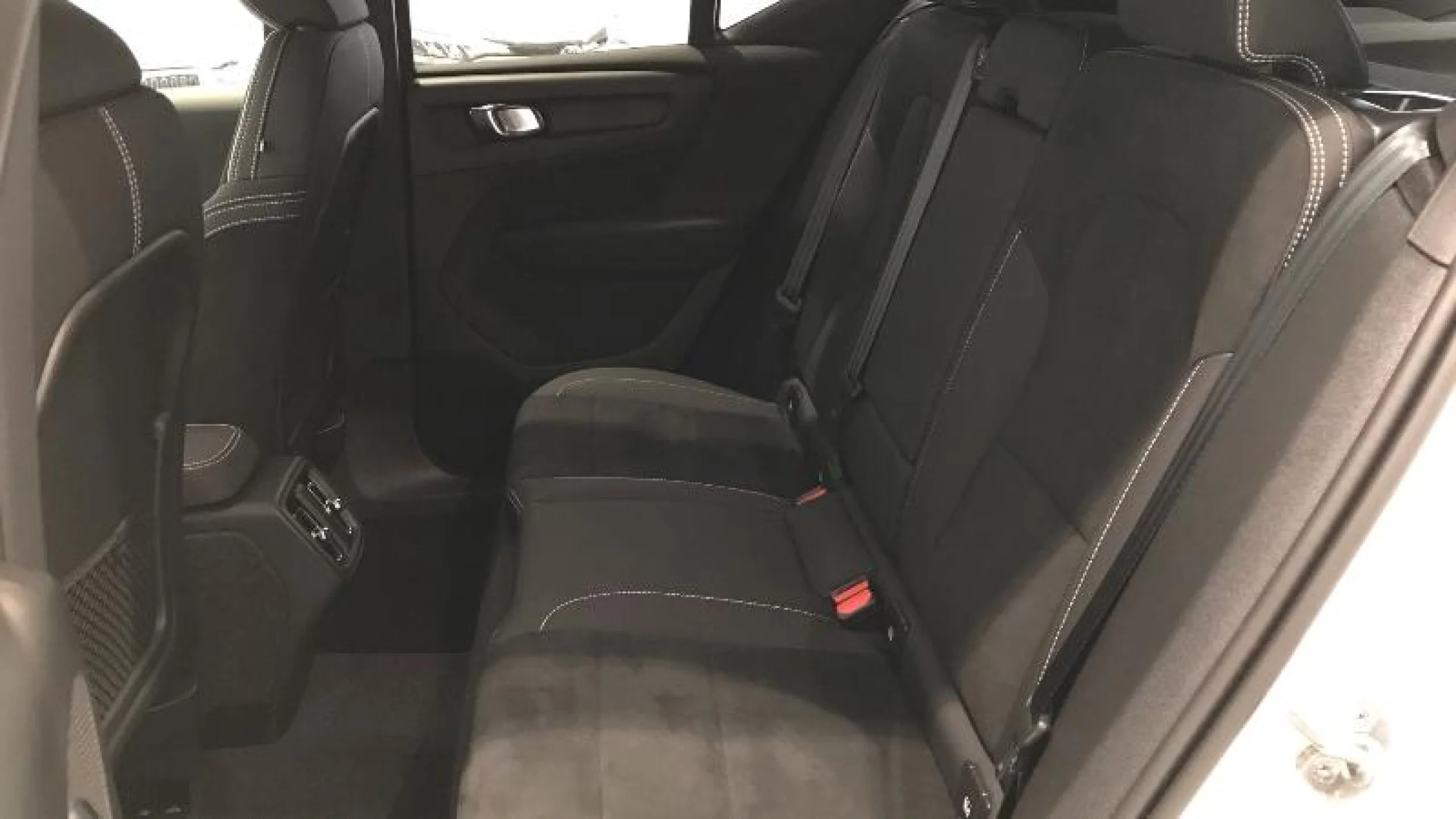 VOLVO XC40 2.0 B3 G PLUS DARK AUTO - Foto 10