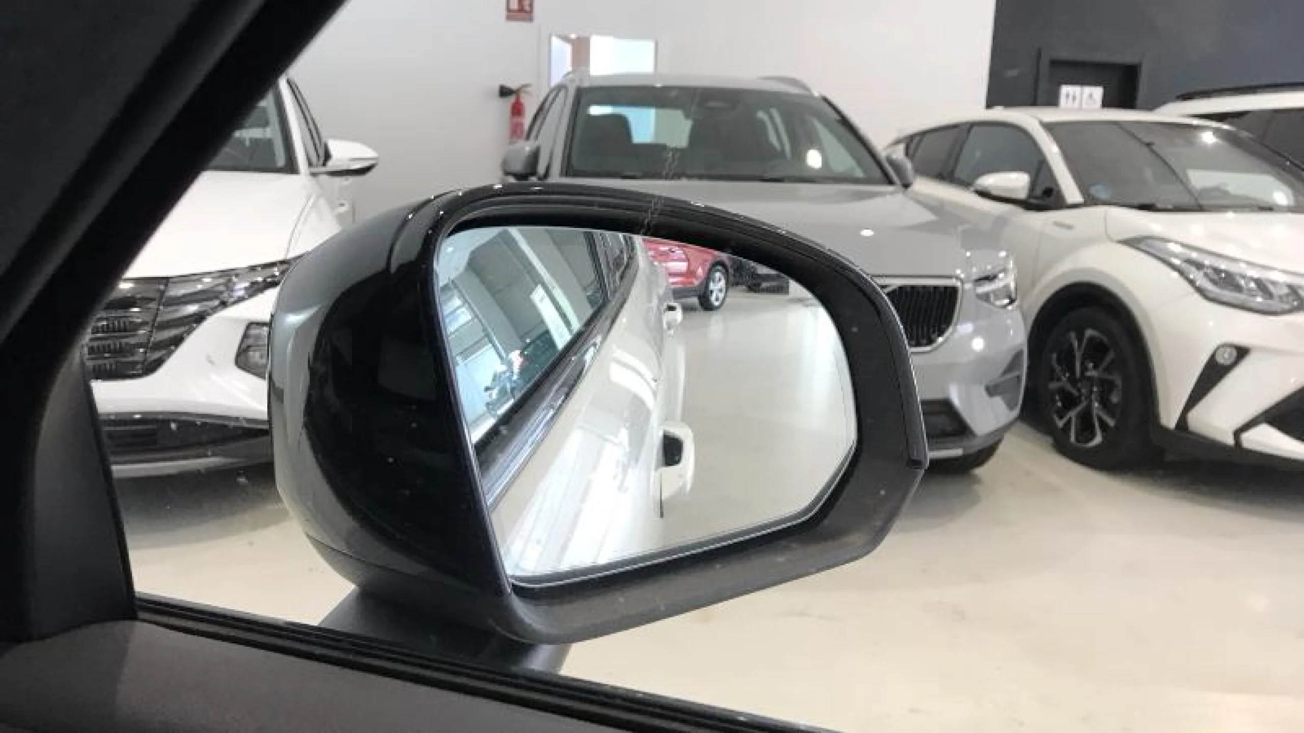 VOLVO XC40 2.0 B3 G PLUS DARK AUTO - Foto 19
