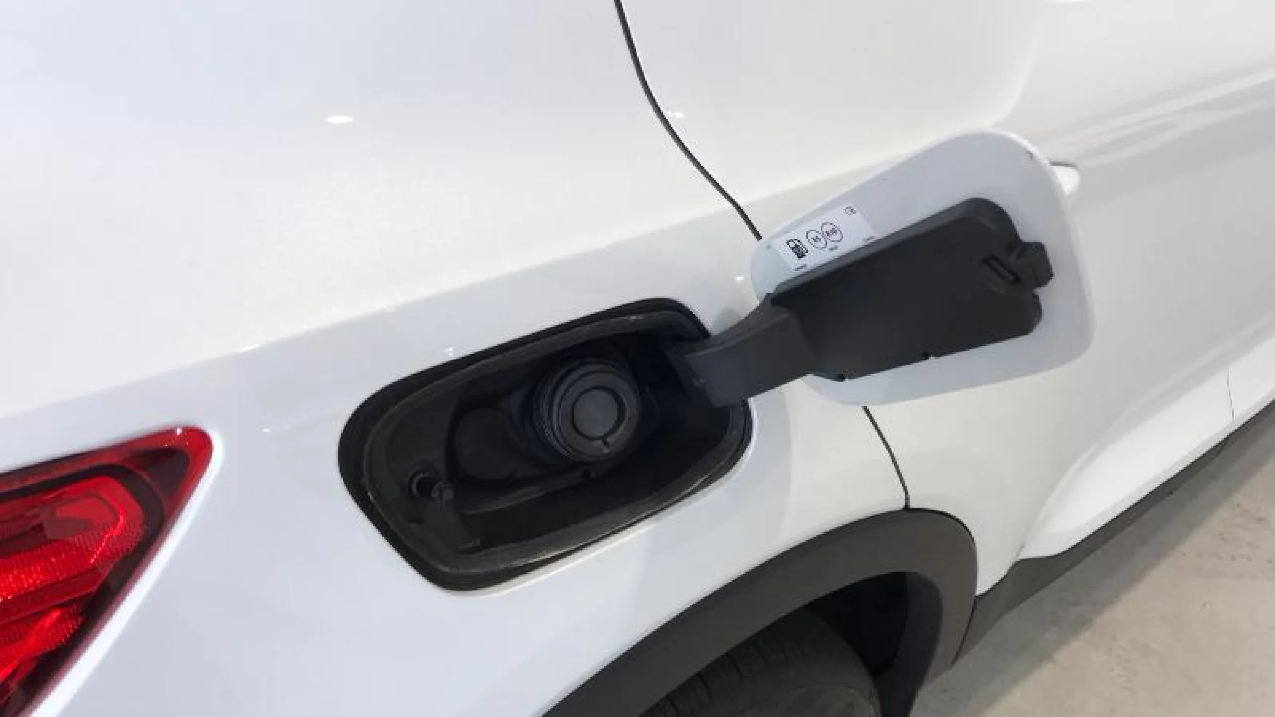 VOLVO XC40 2.0 B3 G PLUS DARK AUTO - Foto 20