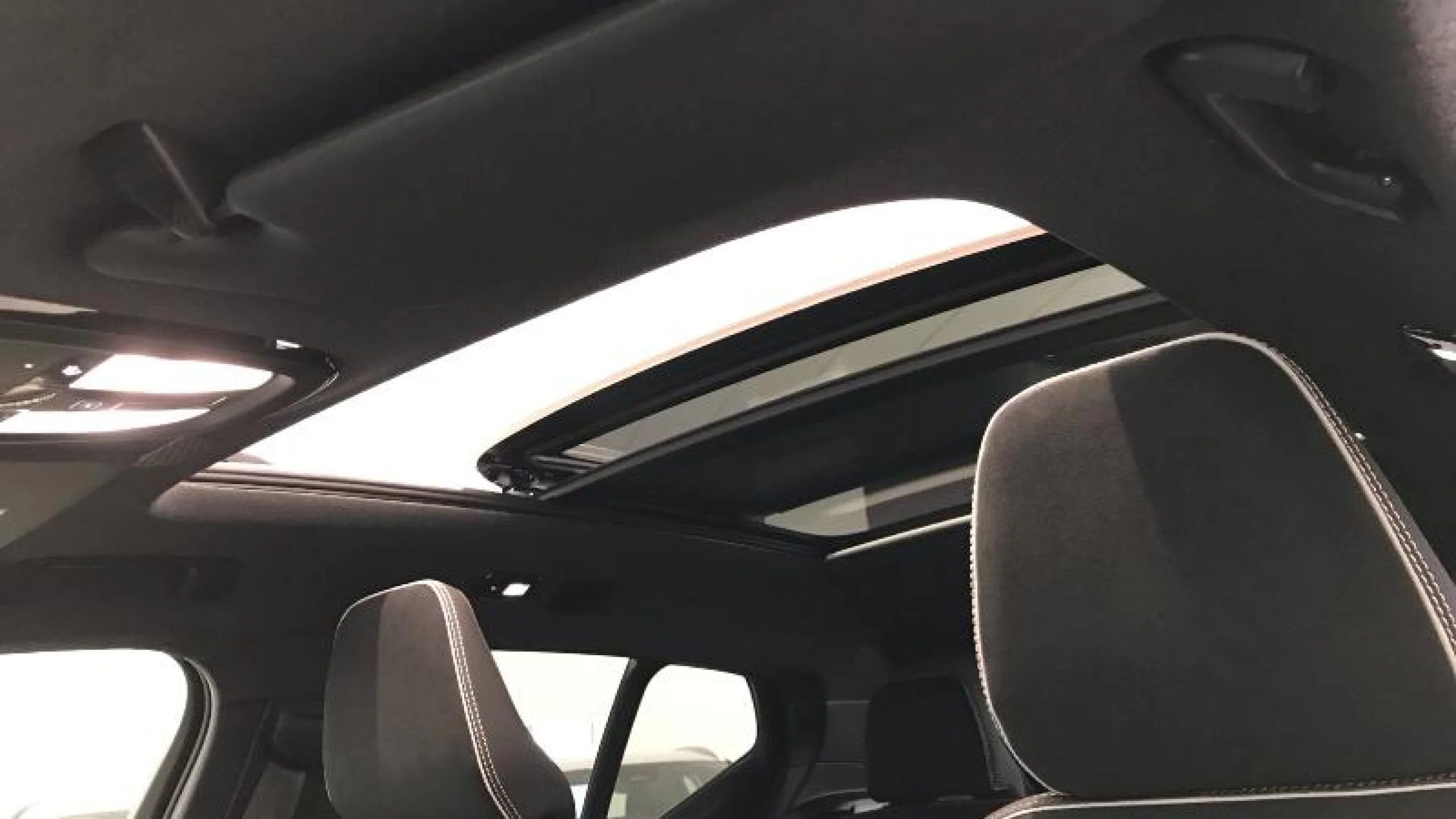 VOLVO XC40 2.0 B3 G PLUS DARK AUTO - Foto 21