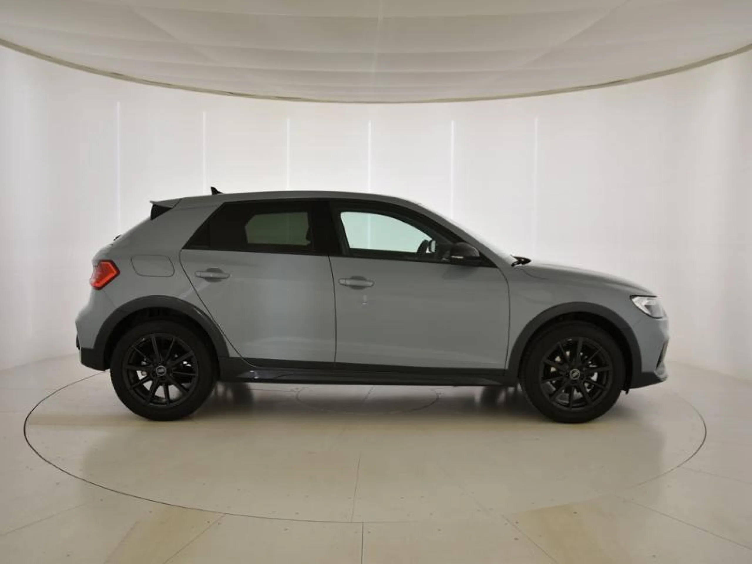 AUDI A1 ALLSTREET ADREN BLACK 30 TFSI 85KW S TRO - Foto 3