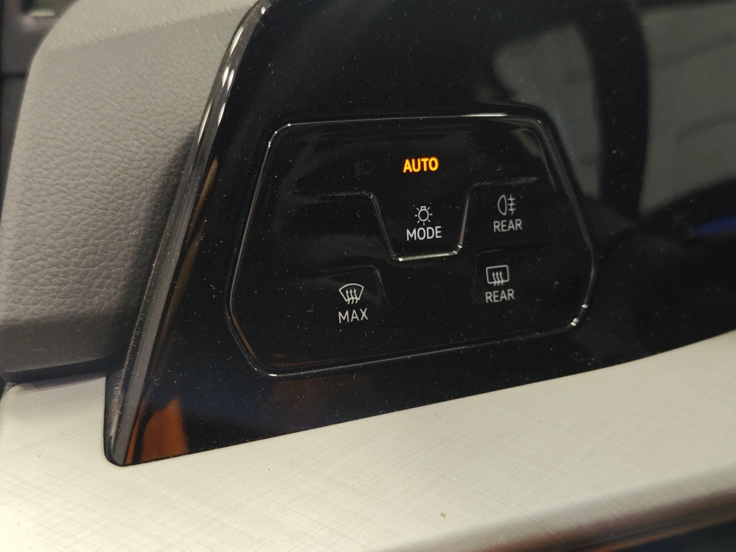 VOLKSWAGEN GOLF ··MÁS·· 1.5 TSI 85KW (115CV) - Foto 12