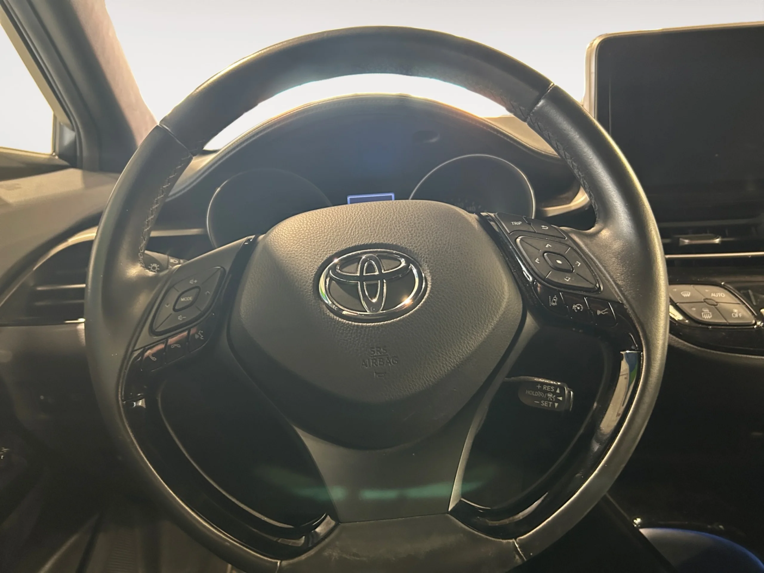 TOYOTA C HR 1.8 125H ADVANCE - Foto 10