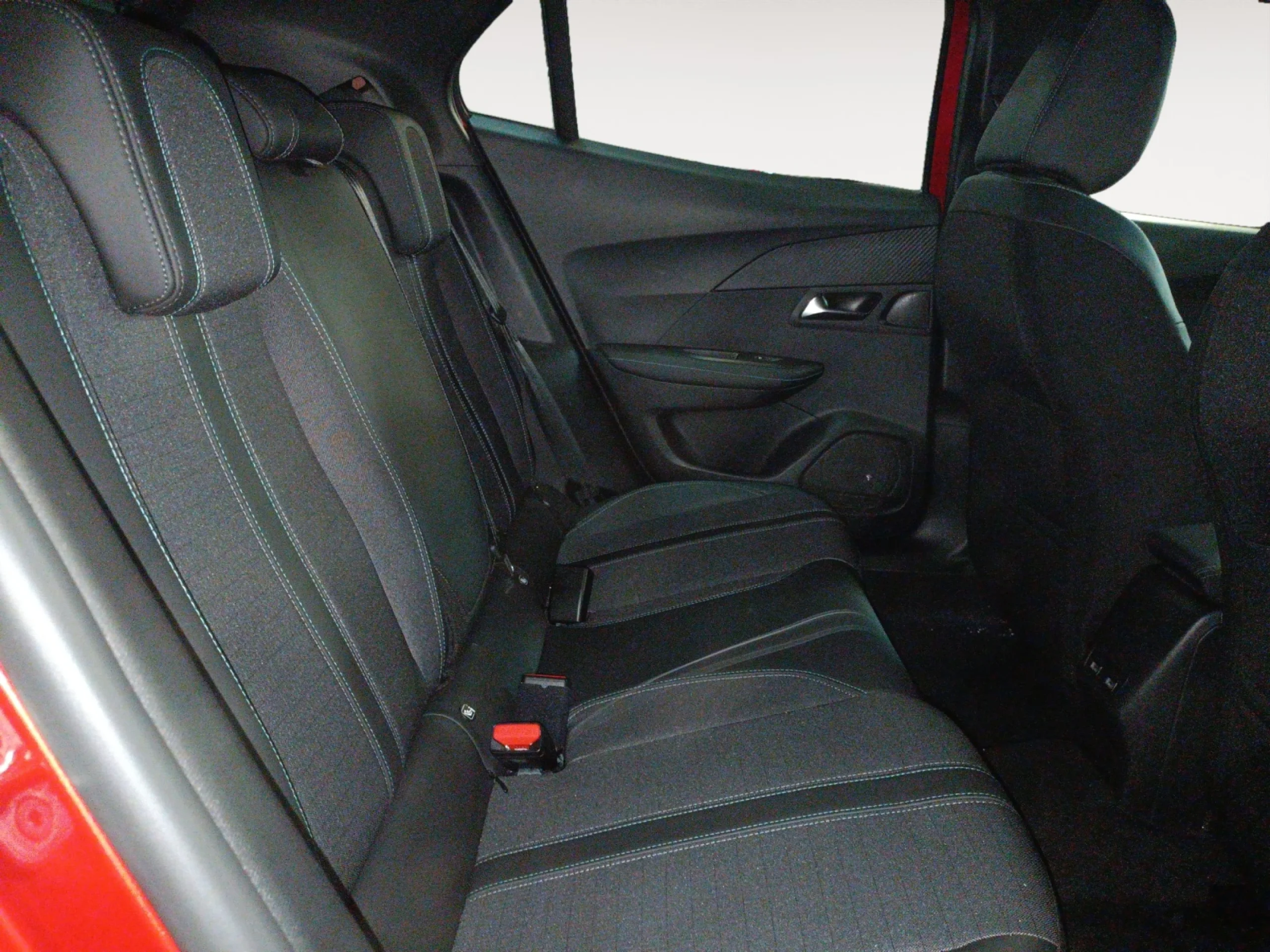 PEUGEOT 2008 ALLURE PACK PURETECH 130 S&S BVM6 - Foto 6
