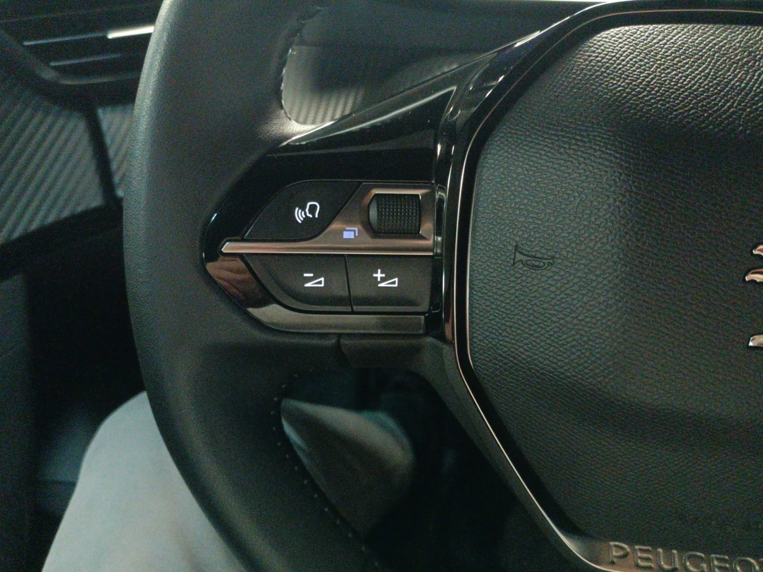PEUGEOT 2008 ALLURE PACK PURETECH 130 S&S BVM6 - Foto 15