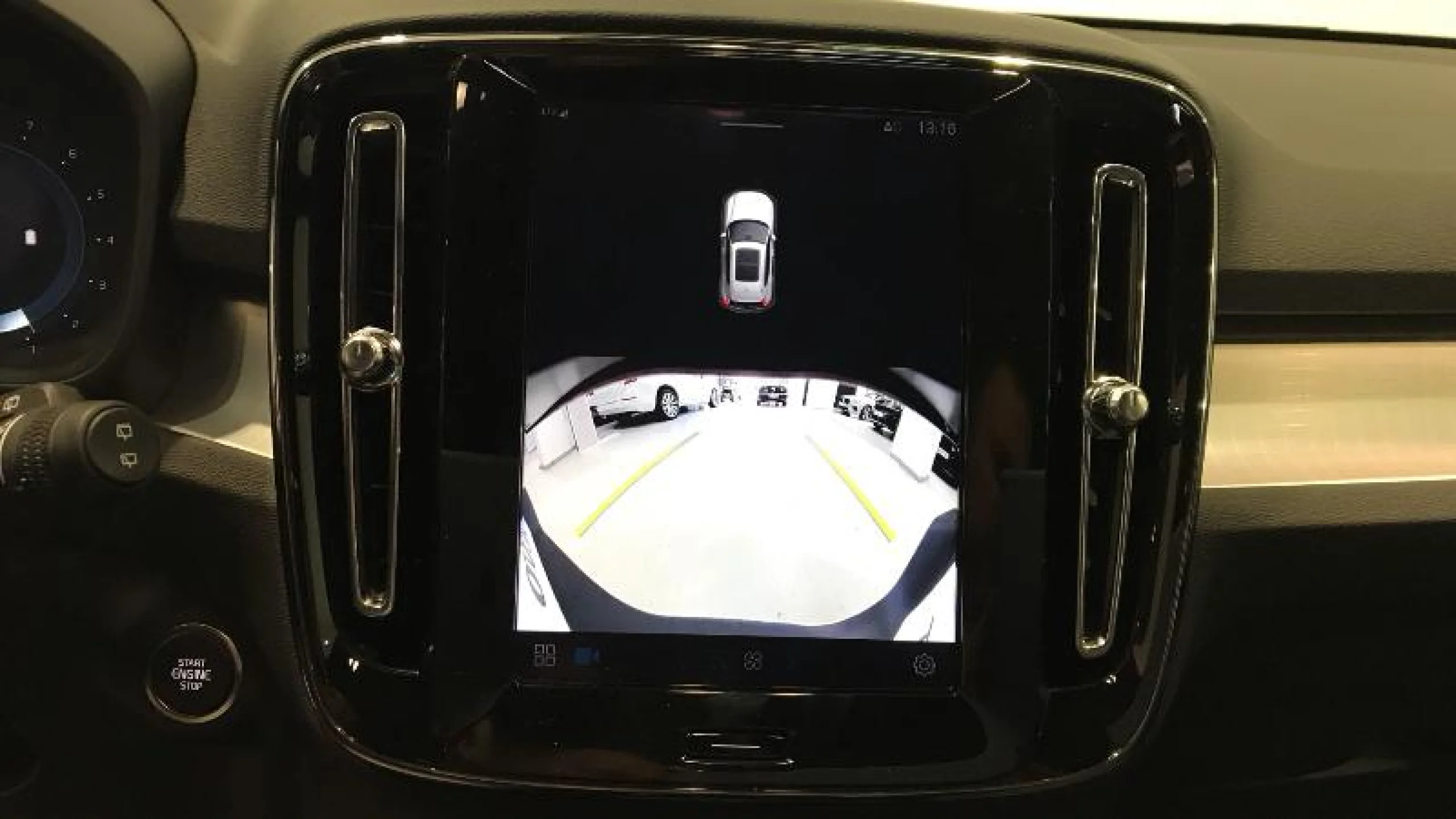 VOLVO XC40 2.0 B3 G CORE AUTO - Foto 18