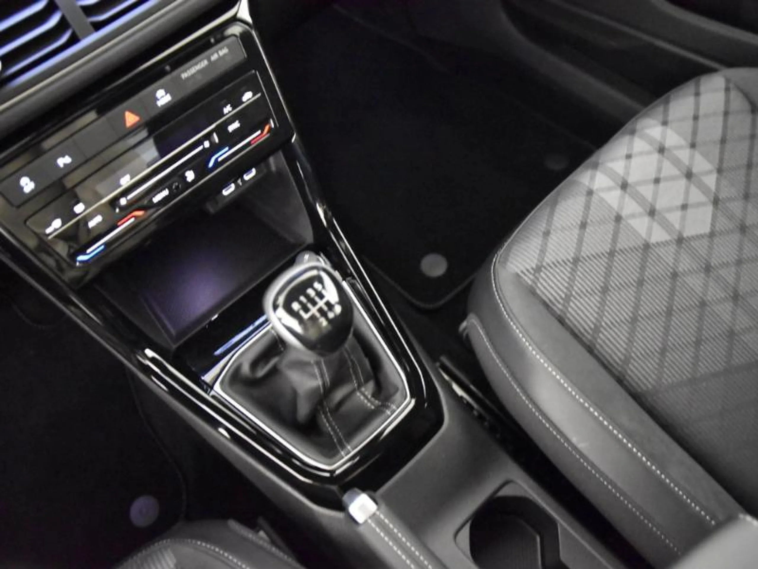 VOLKSWAGEN T CROSS T CROSS R LINE 1.0 TSI 85 KW (115 CV)  6 VEL. - Foto 10