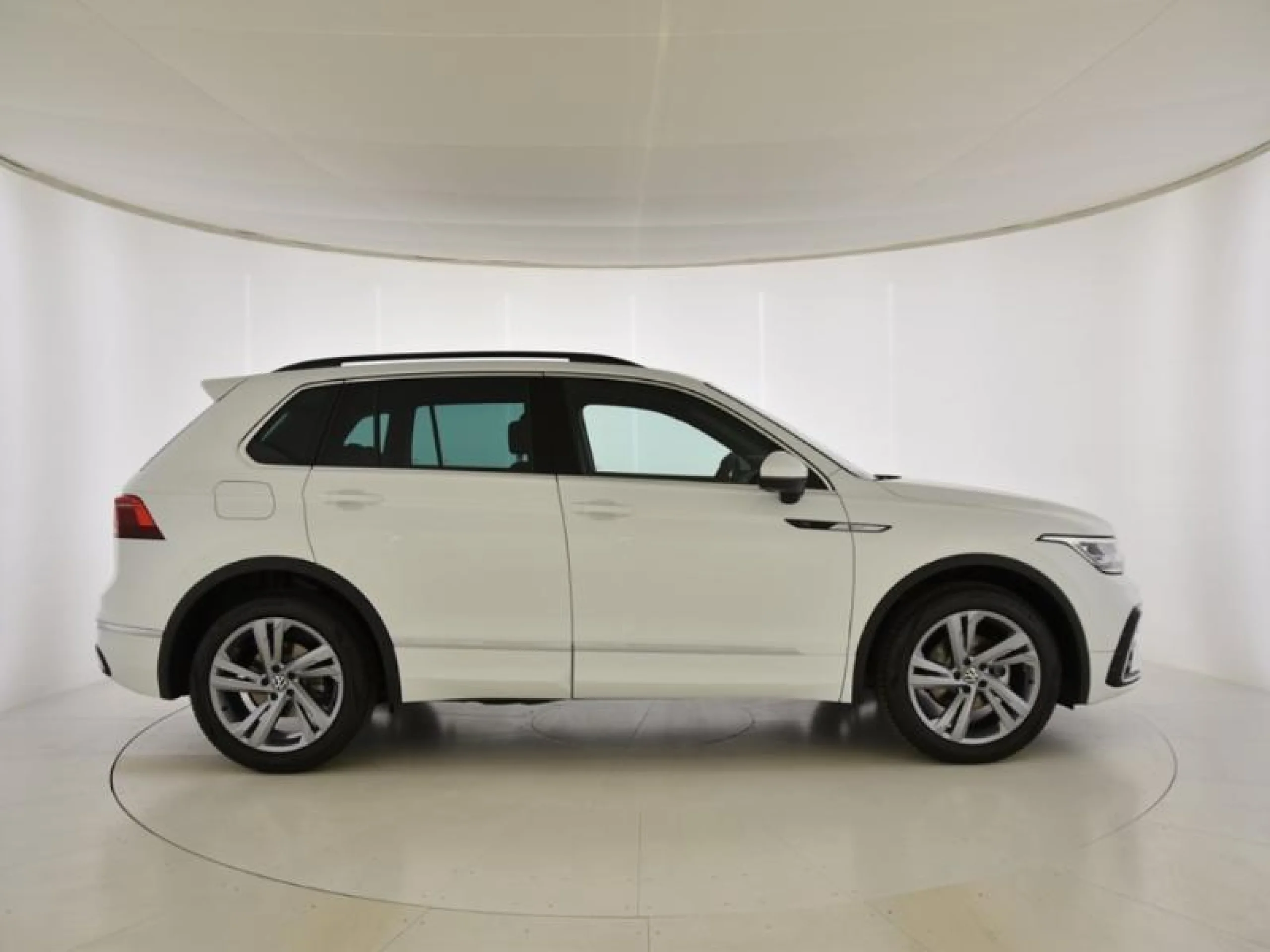 VOLKSWAGEN TIGUAN R LINE 2.0 TDI 110KW (150CV) - Foto 3