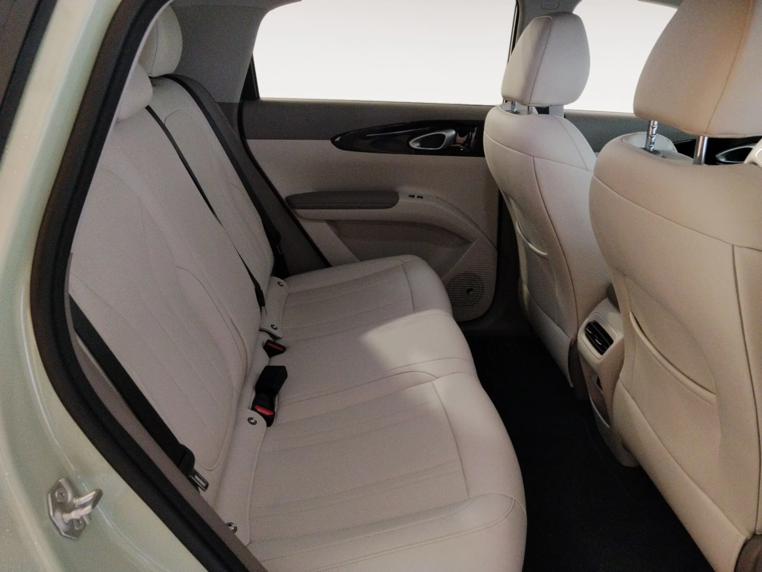 GEELY E2 MAX+ - Foto 6