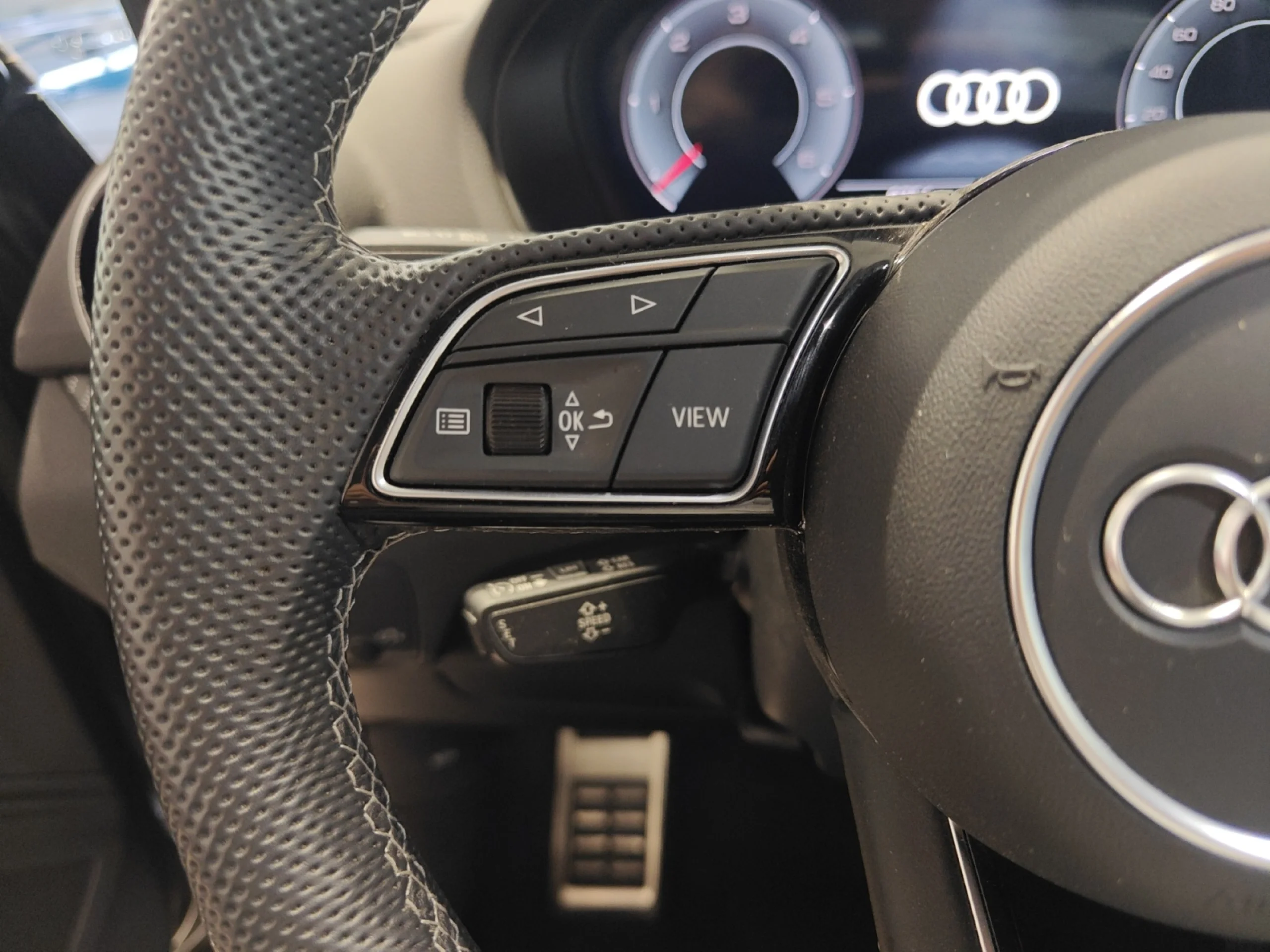 AUDI Q2 ADRENALIN 35 TDI 110KW (150CV) S TRONIC - Foto 9