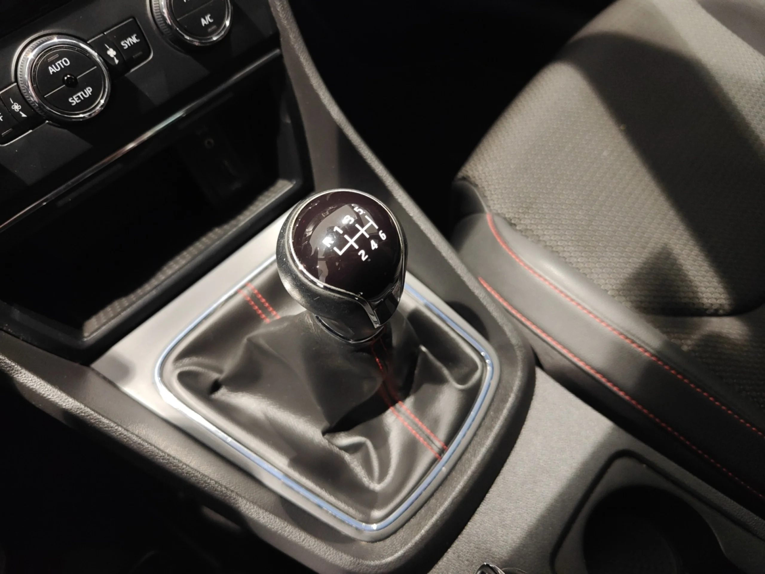 SEAT LEON 2.0 TDI 150CV ST&SP FR - Foto 10