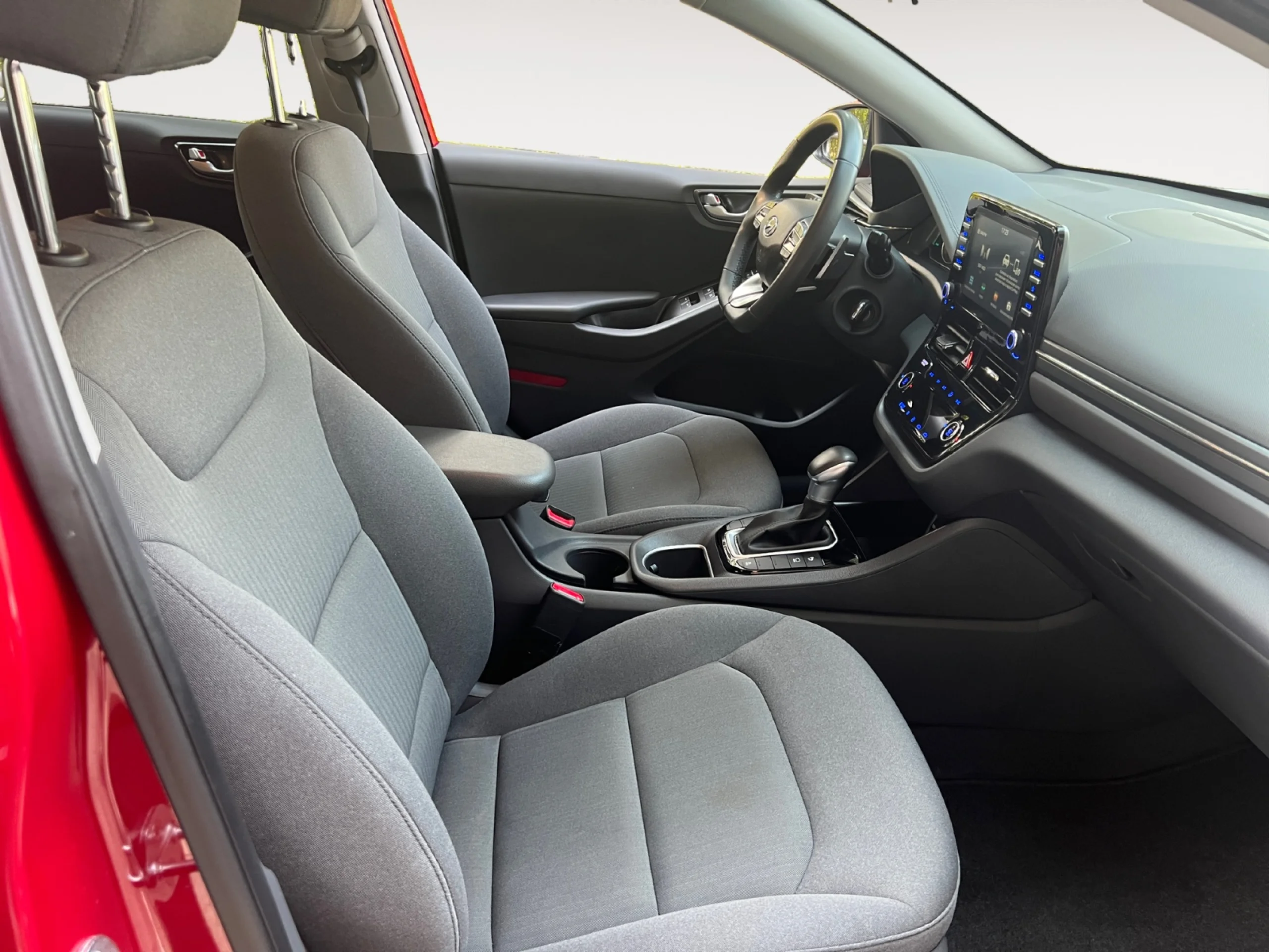 HYUNDAI IONIQ 1.6 GDI PHEV KLASS DCT - Foto 4