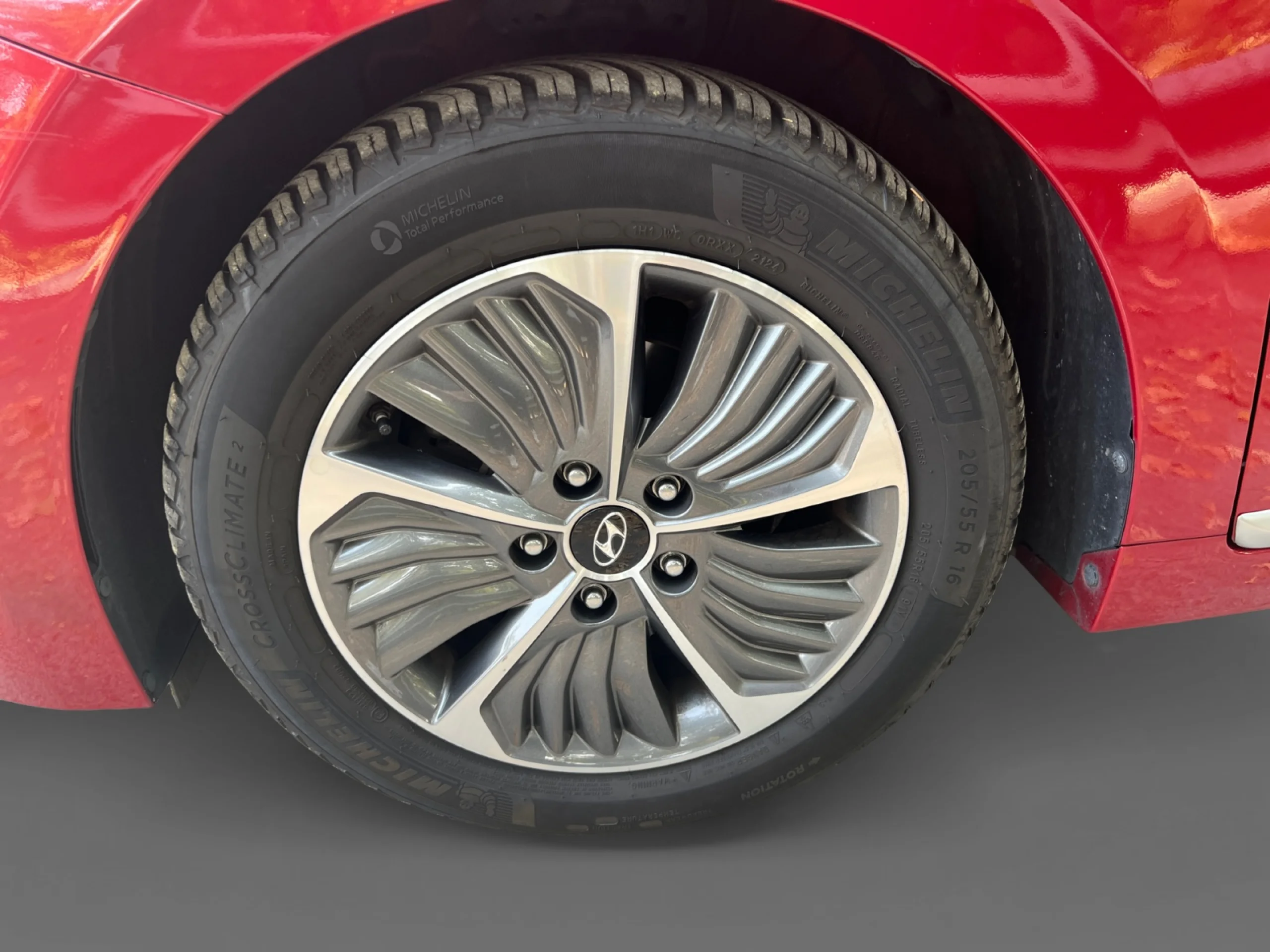 HYUNDAI IONIQ 1.6 GDI PHEV KLASS DCT - Foto 8