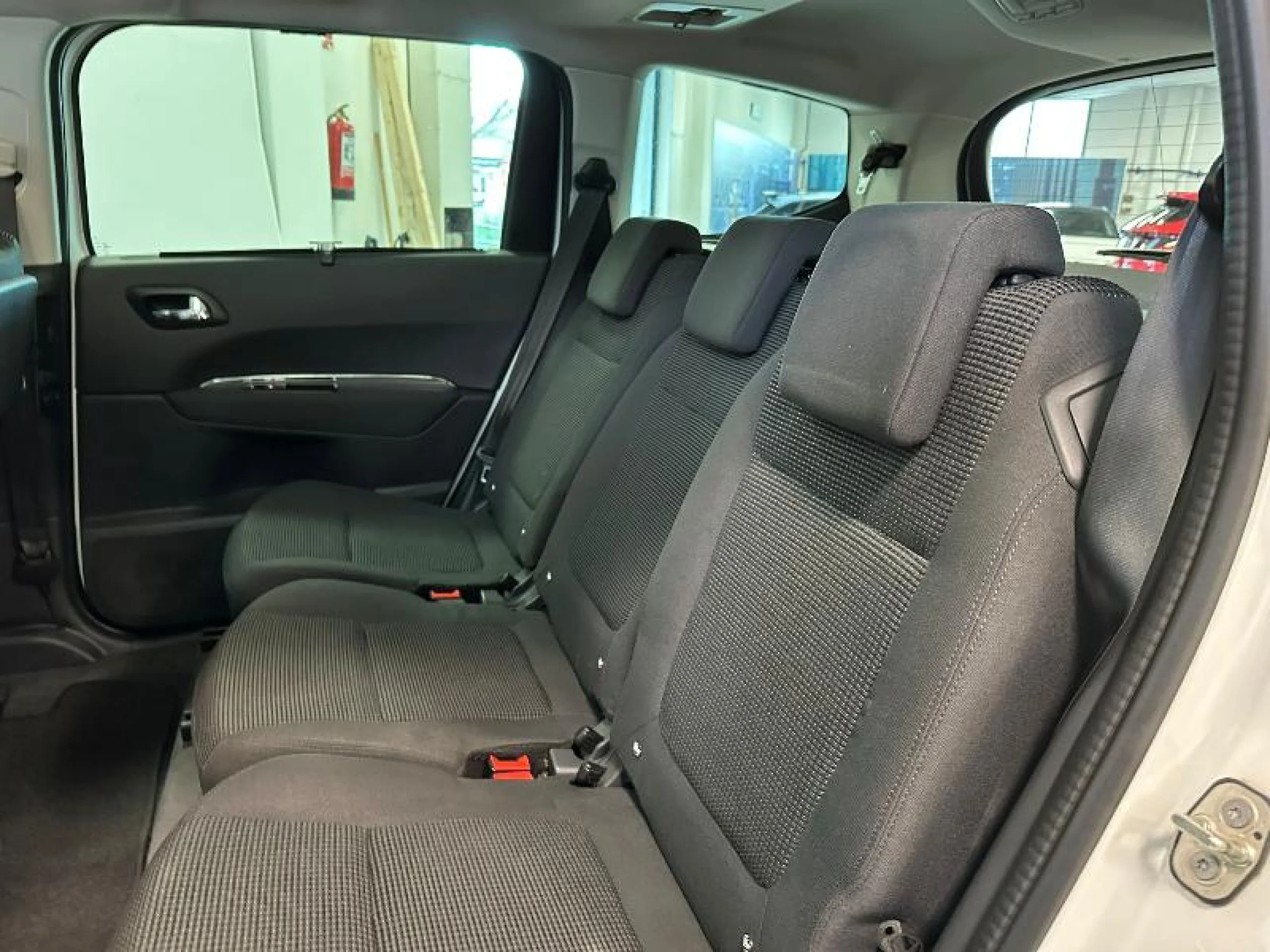 PEUGEOT 5008 ALLURE 1.6 BLUEHDI 120 FAP - Foto 11