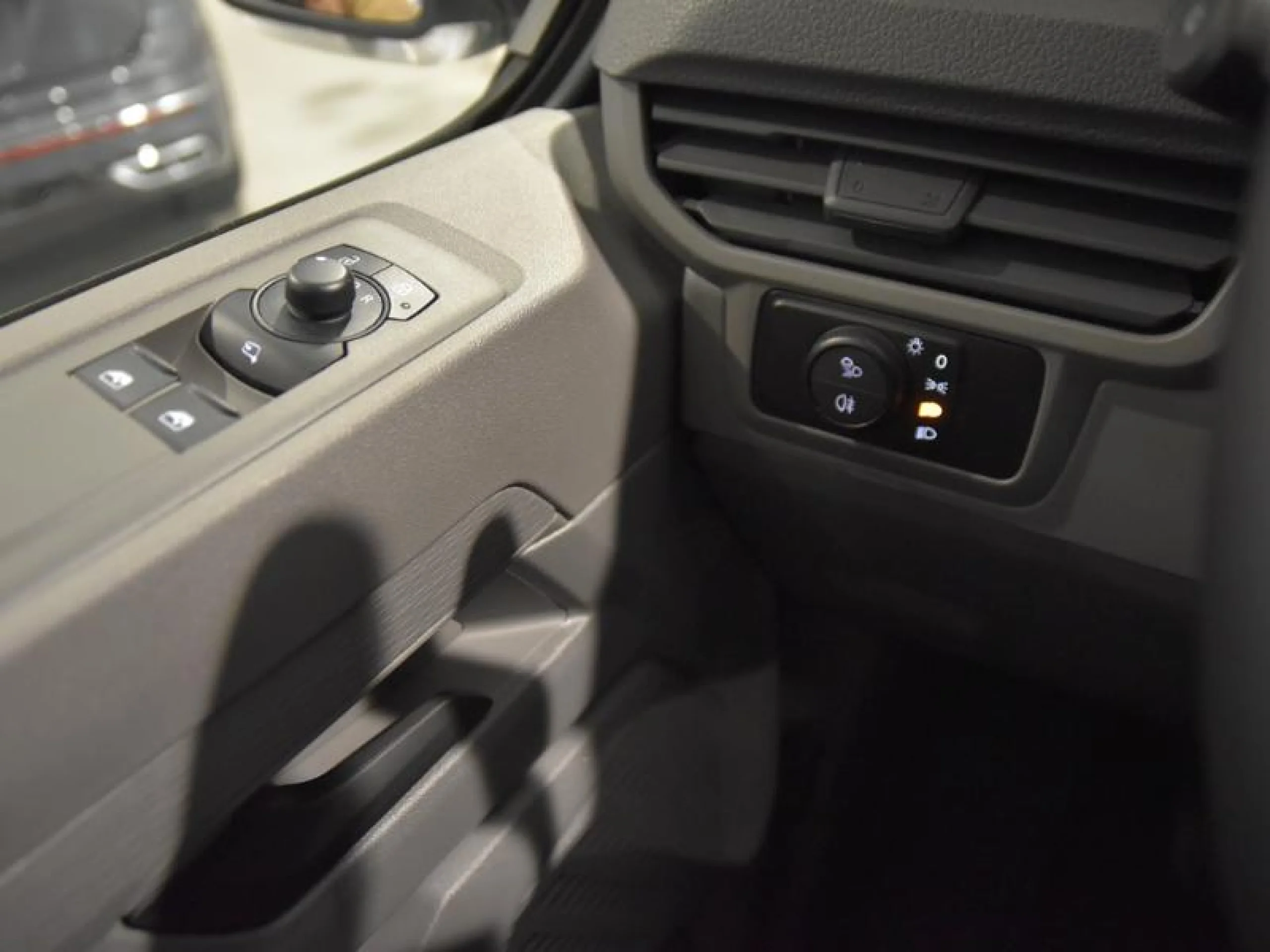 VOLKSWAGEN CARAVELLE CORTA 2.0 TDI 81 KW (110 CV) 6 VE - Foto 16