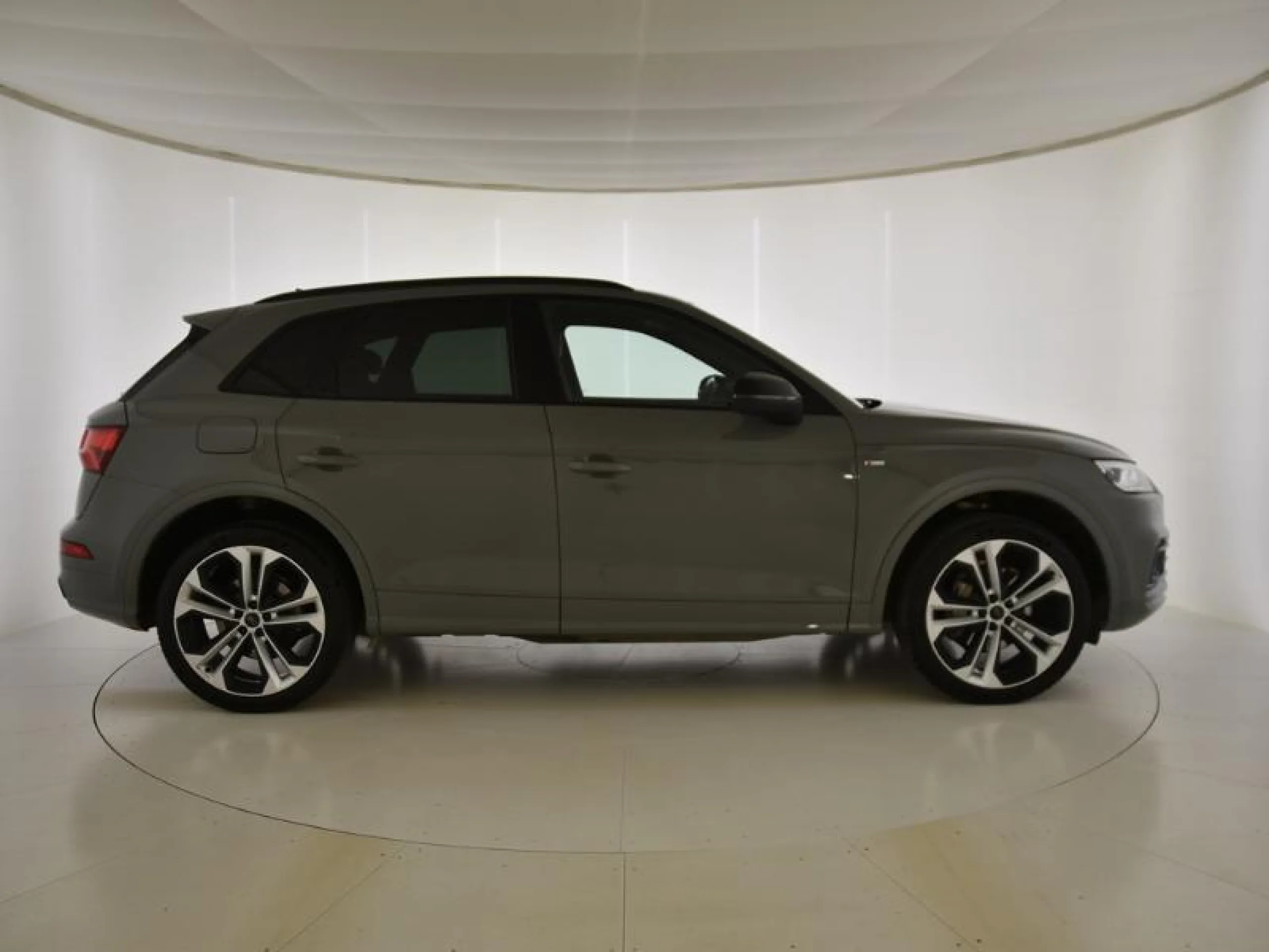 AUDI Q5 BLACK LINE 40 TDI 140KW QUATTRO S TRONIC - Foto 3