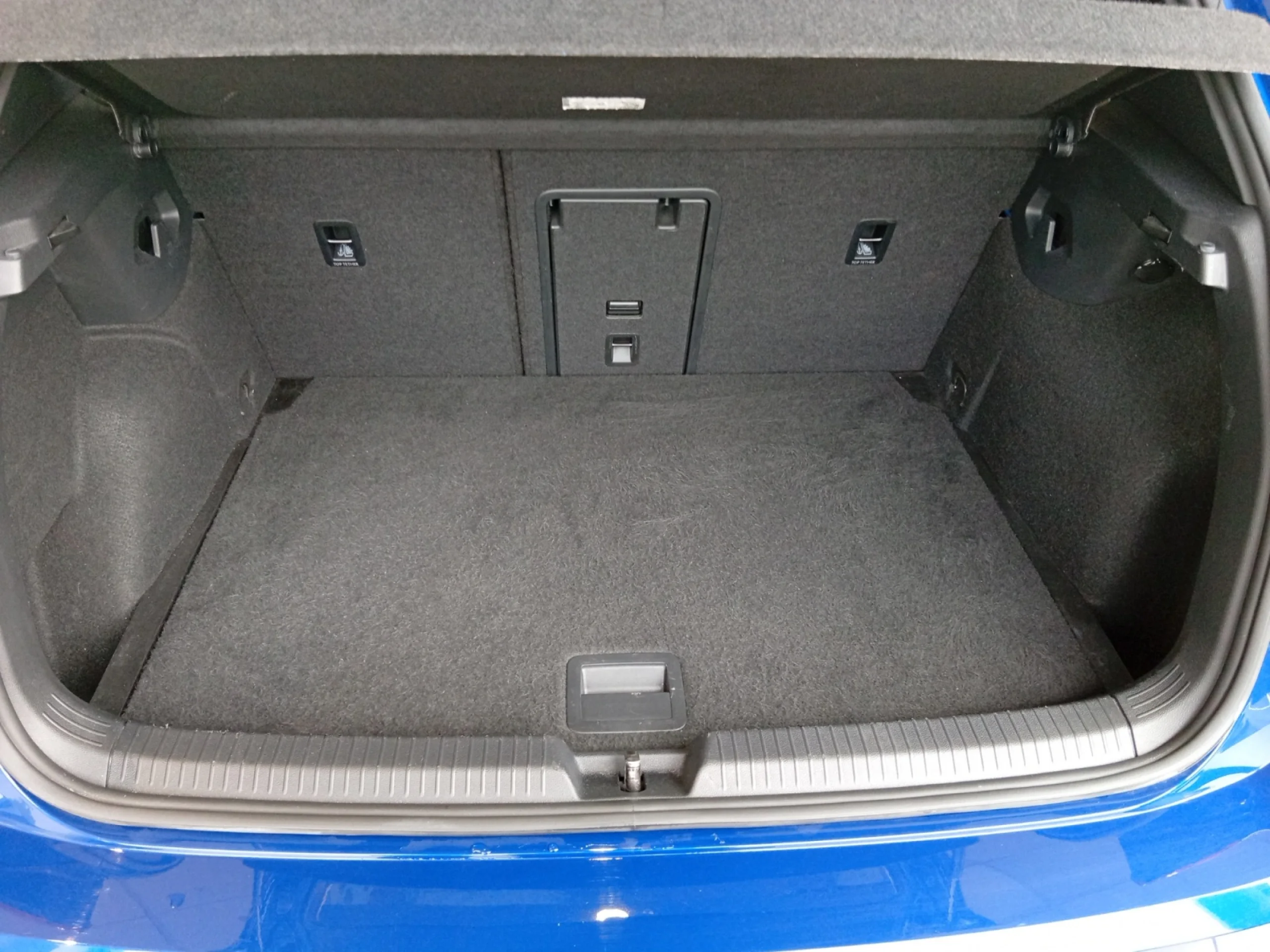 VOLKSWAGEN GOLF R 2.0 TSI 235KW (320CV) 4MOTION DSG - Foto 8