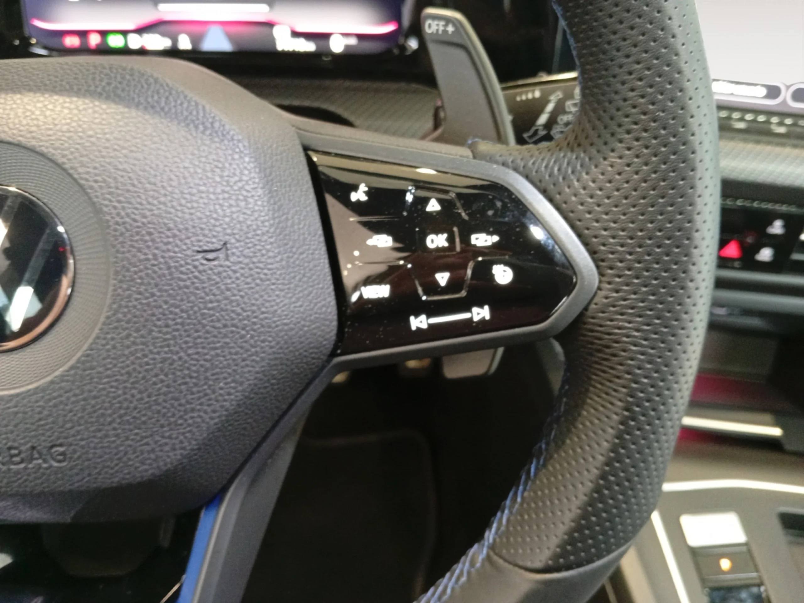 VOLKSWAGEN GOLF R 2.0 TSI 235KW (320CV) 4MOTION DSG - Foto 12