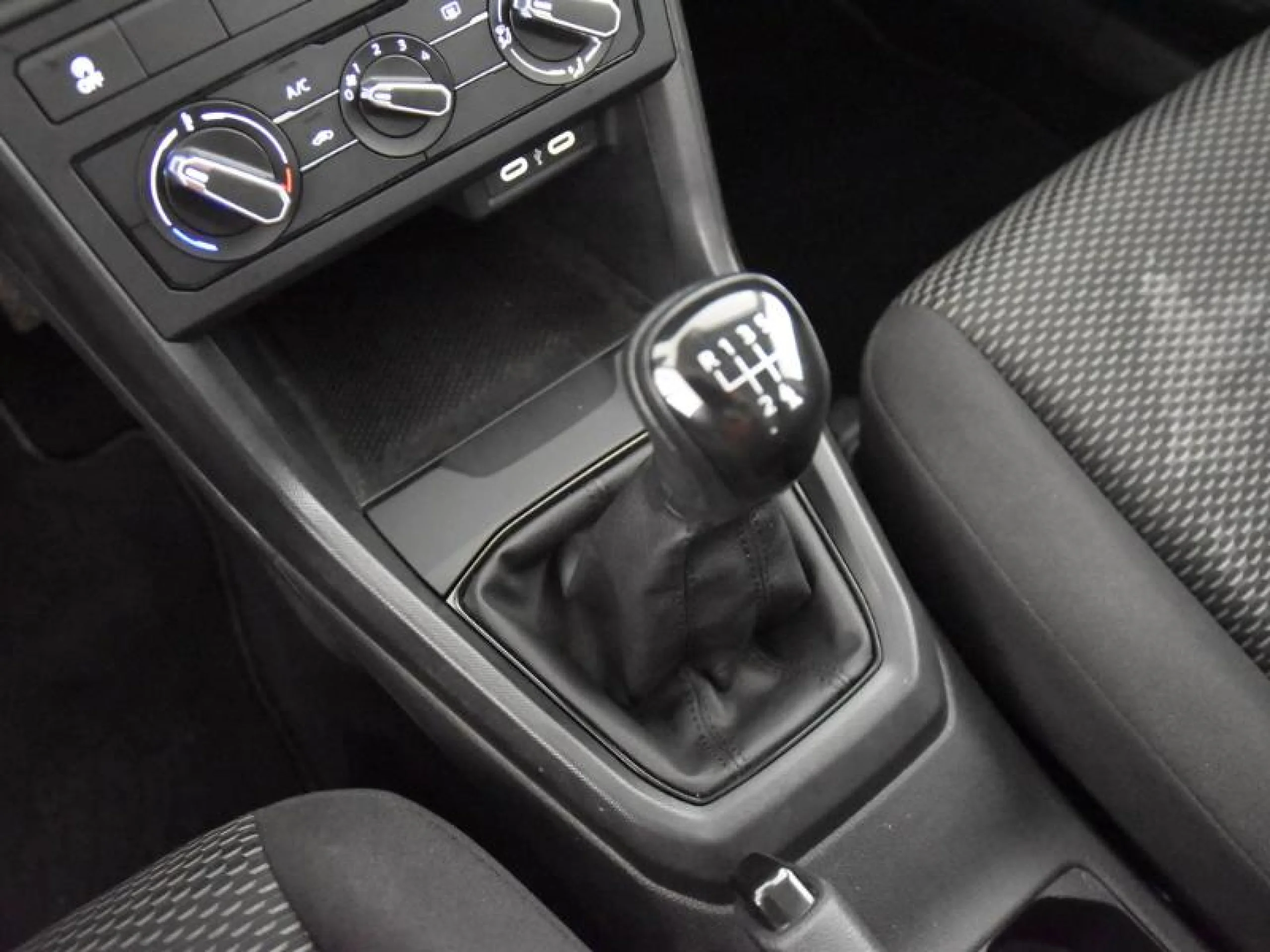 VOLKSWAGEN T CROSS T CROSS 1.0 TSI 70KW (95CV) - Foto 10